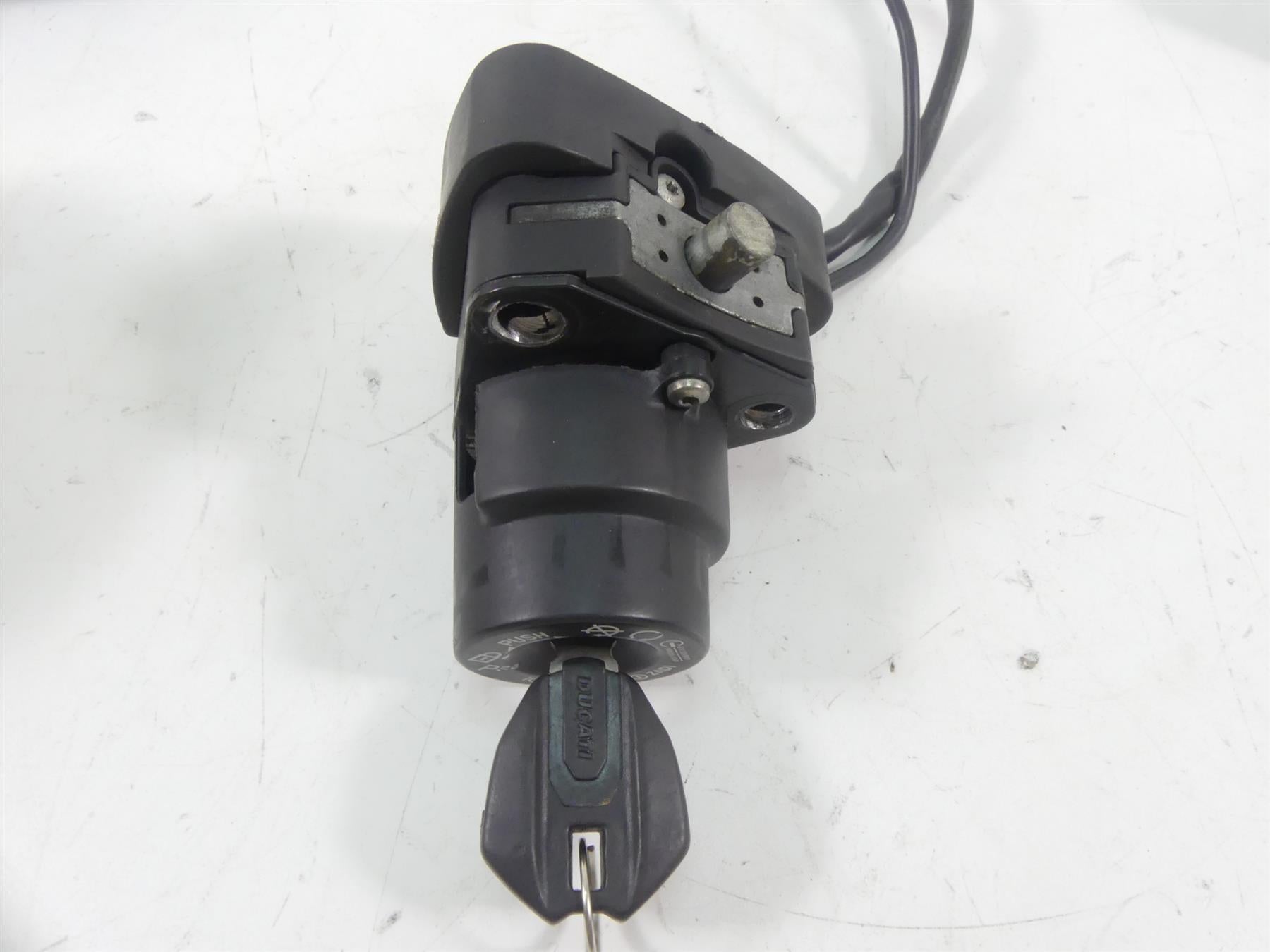 2013 Ducati Streetfighter 848 Gauges Ignition Switch Key Lock Set -15K 40610972B {{ shop.shopifyCountryName }} - Mototech271