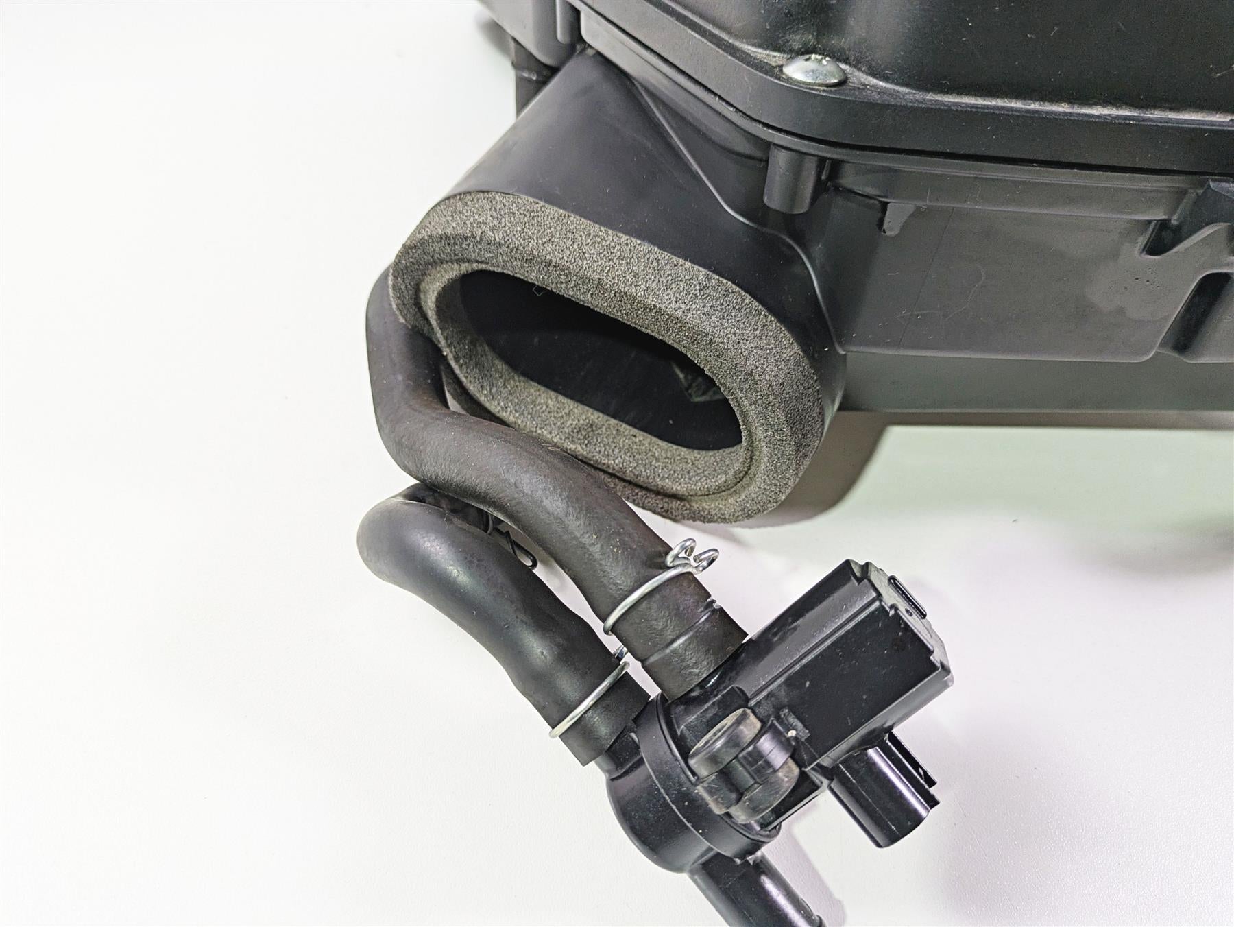 2023 Suzuki GSX1300 RR Hayabusa Air Cleaner Breather Filter Set 13720-10L00 {{ shop.shopifyCountryName }} - Mototech271