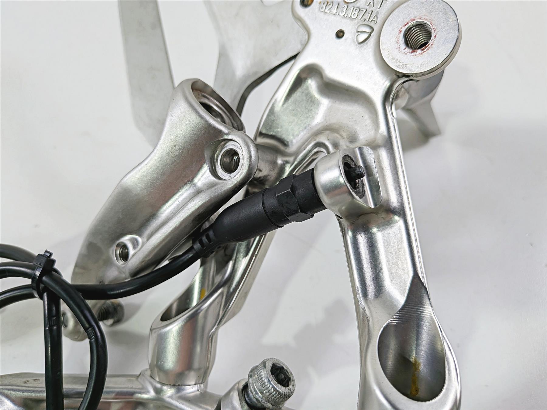 2017 Ducati Panigale 1299 Right Foot Peg & Frame Mount 82414621AA 8291E071AA-Mototech271
