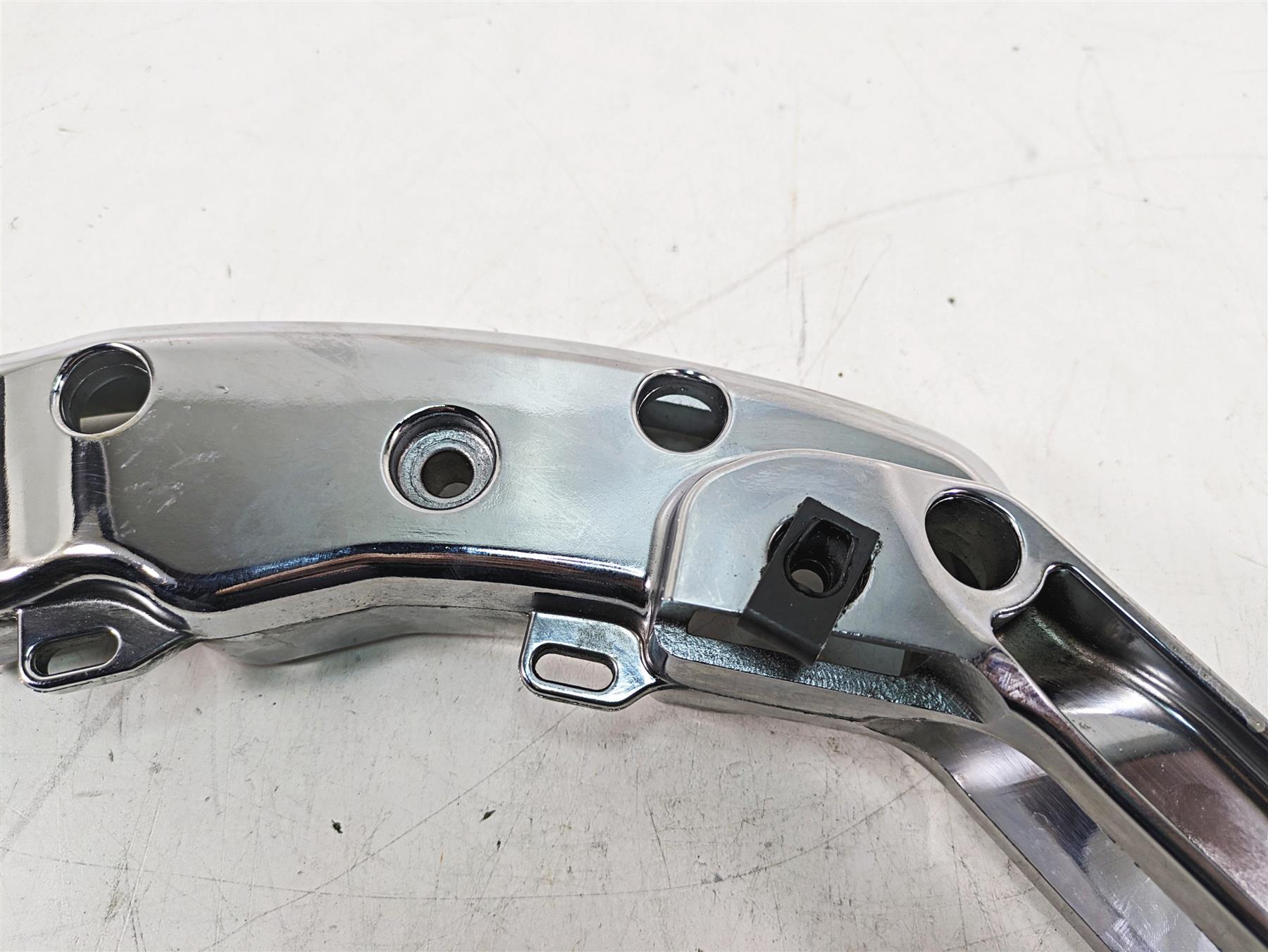 2014 Harley Touring FLHTK Electra Glide Left Saddlebag Support Mount 90200503 {{ shop.shopifyCountryName }} - Mototech271