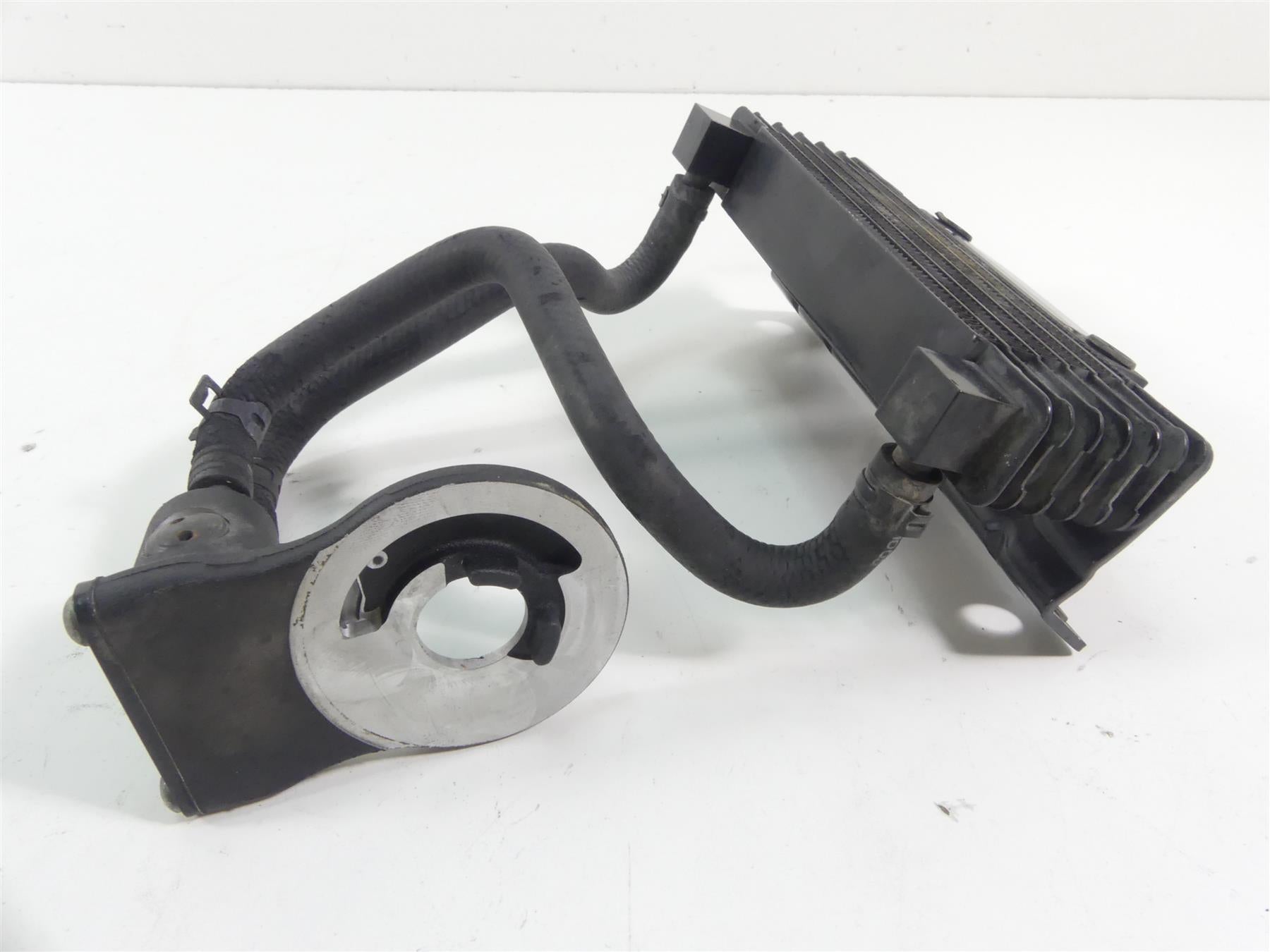 2012 Harley Touring FLHX Street Glide Oil Cooler + Flange & Cover 63083-11 {{ shop.shopifyCountryName }} - Mototech271
