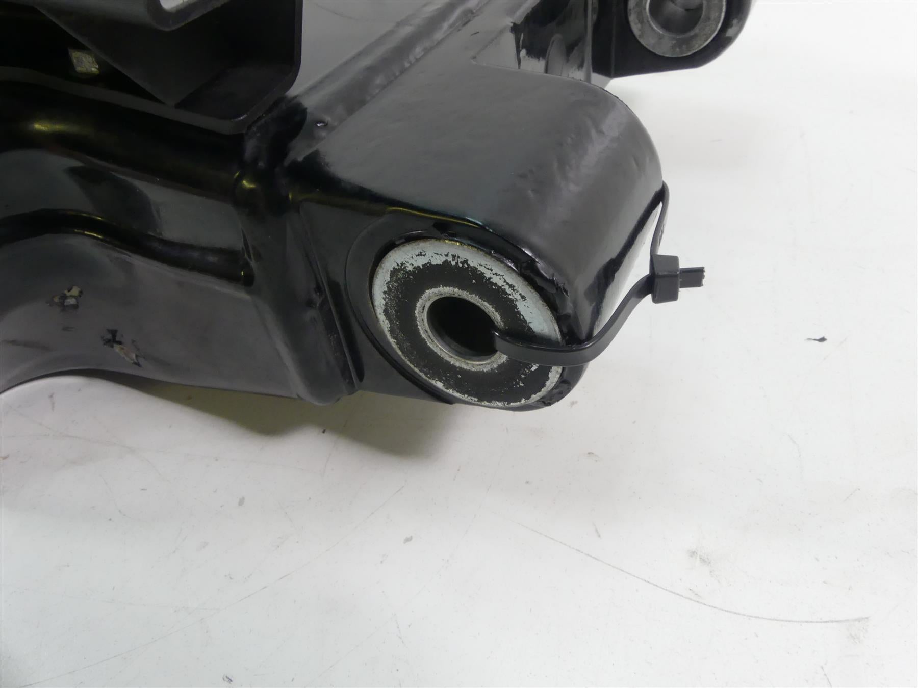 2017 Harley Touring FLHTKL Electra Glide Rear Swingarm & 25mm Axle Set 47549-09A {{ shop.shopifyCountryName }} - Mototech271