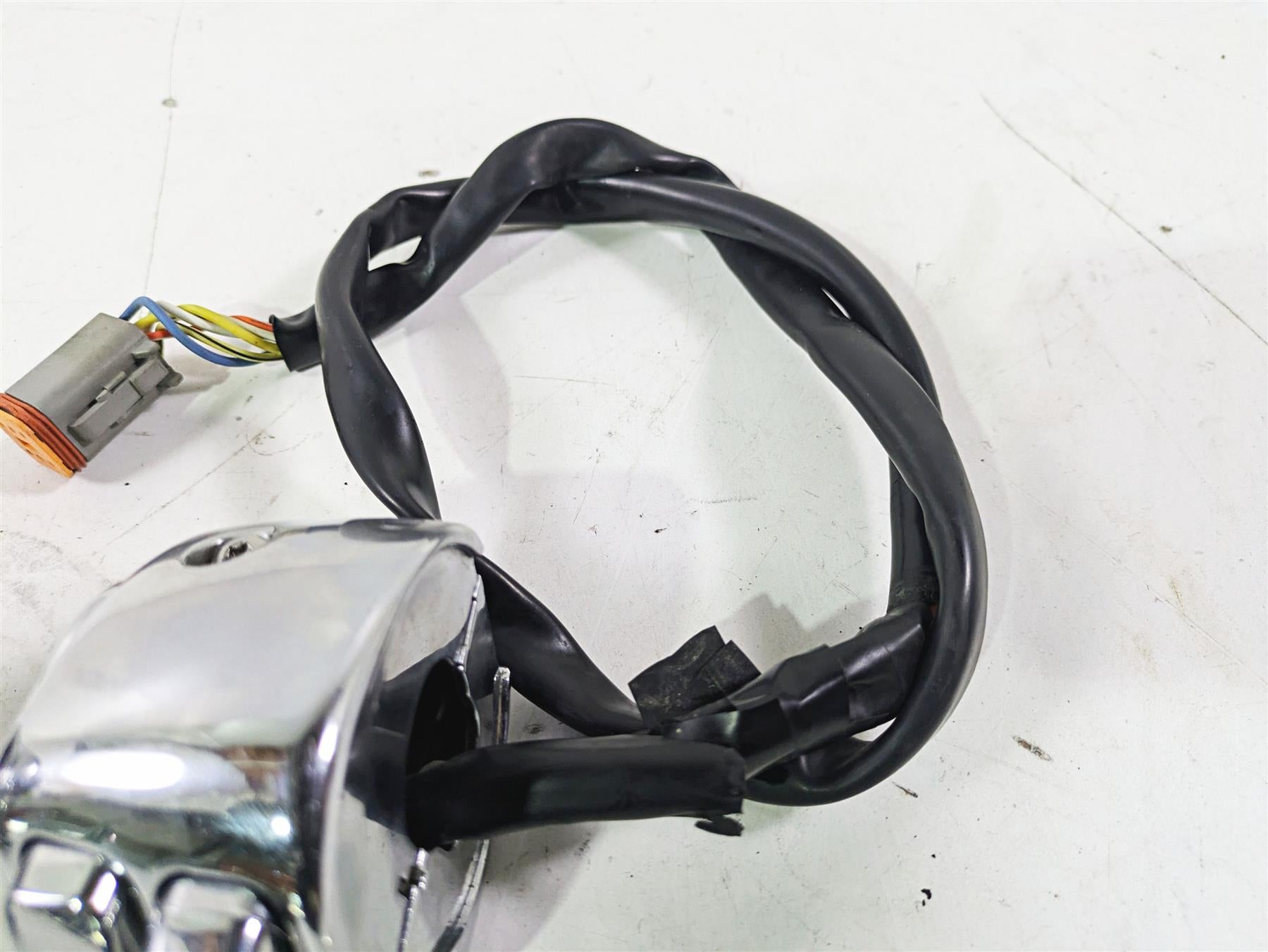 2004 Harley Softail FLSTF Fat Boy Nice Chrome Hand Control Switch Set 71682-06 {{ shop.shopifyCountryName }} - Mototech271