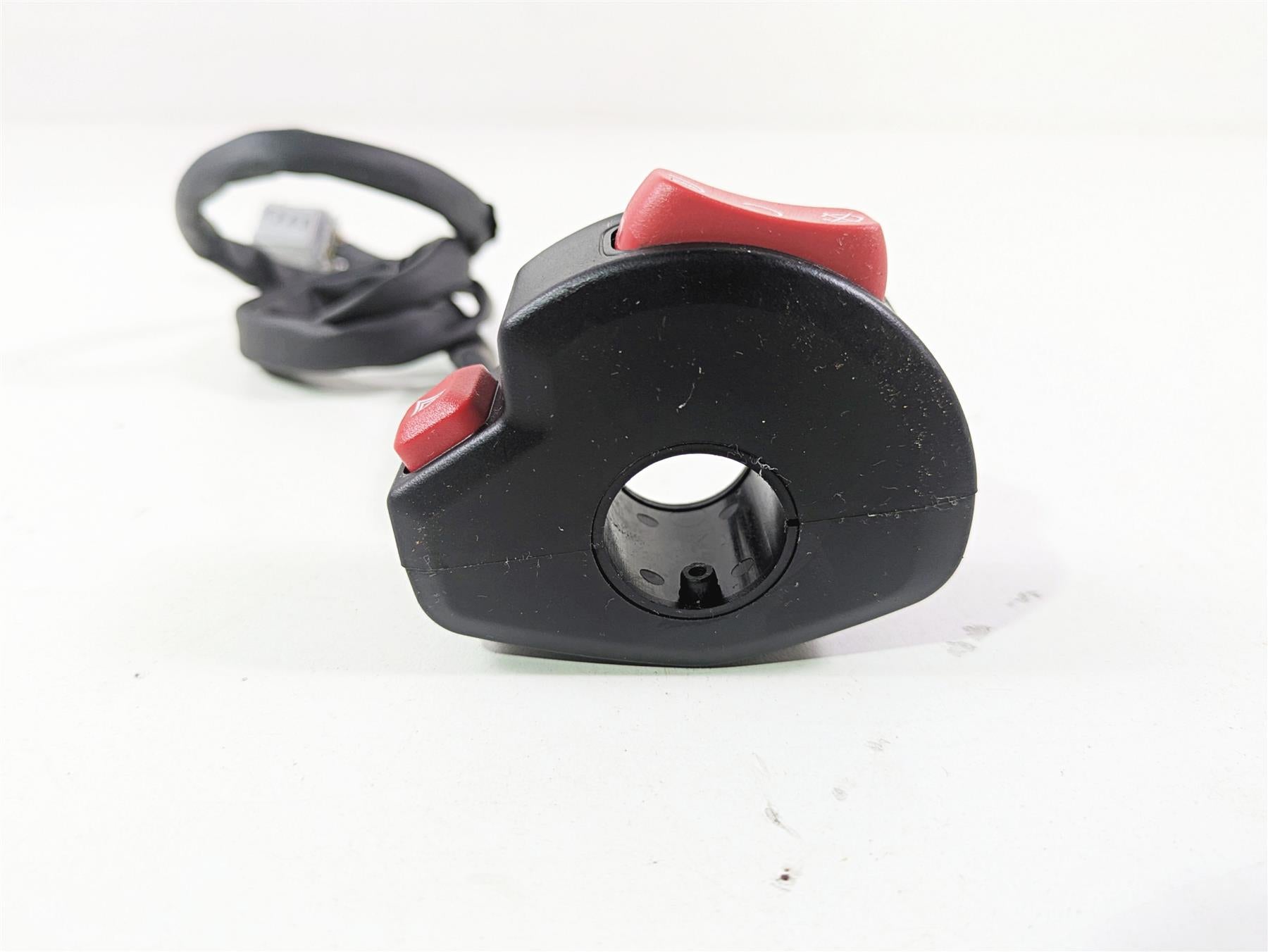 2024 Triumph Street Triple 765 R Right Hand Start Stop Control Switch T2043559 {{ shop.shopifyCountryName }} - Mototech271