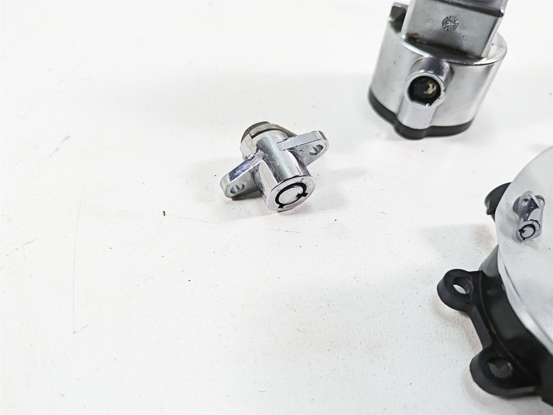 2012 Harley FLD Dyna Switchback Ignition Switch Key Lock Set 71304-04 {{ shop.shopifyCountryName }} - Mototech271