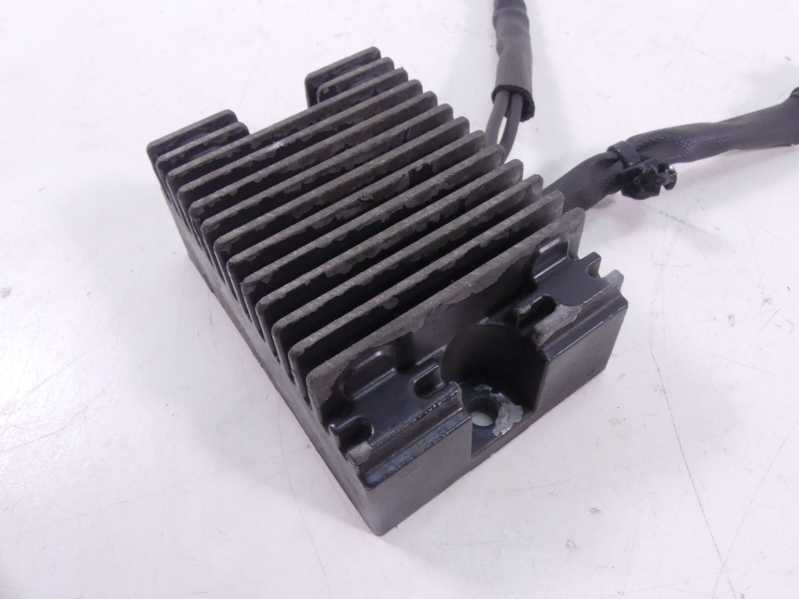 2009 Harley Sportster XR1200 Rectifier Voltage Regulator 74711-08 {{ shop.shopifyCountryName }} - Mototech271