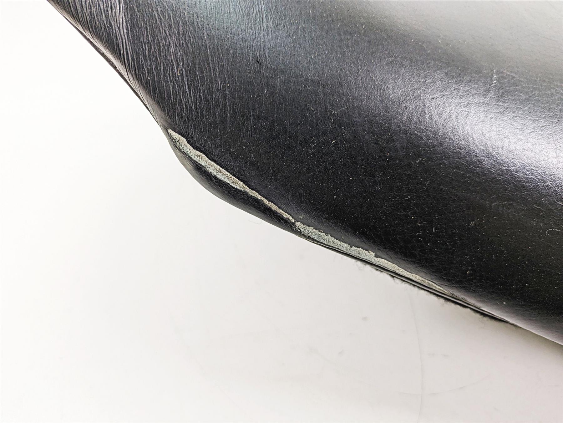 2011 Harley Touring FLTRU Road Glide Duo Driver Drop Seat Saddle Softail? {{ shop.shopifyCountryName }} - Mototech271