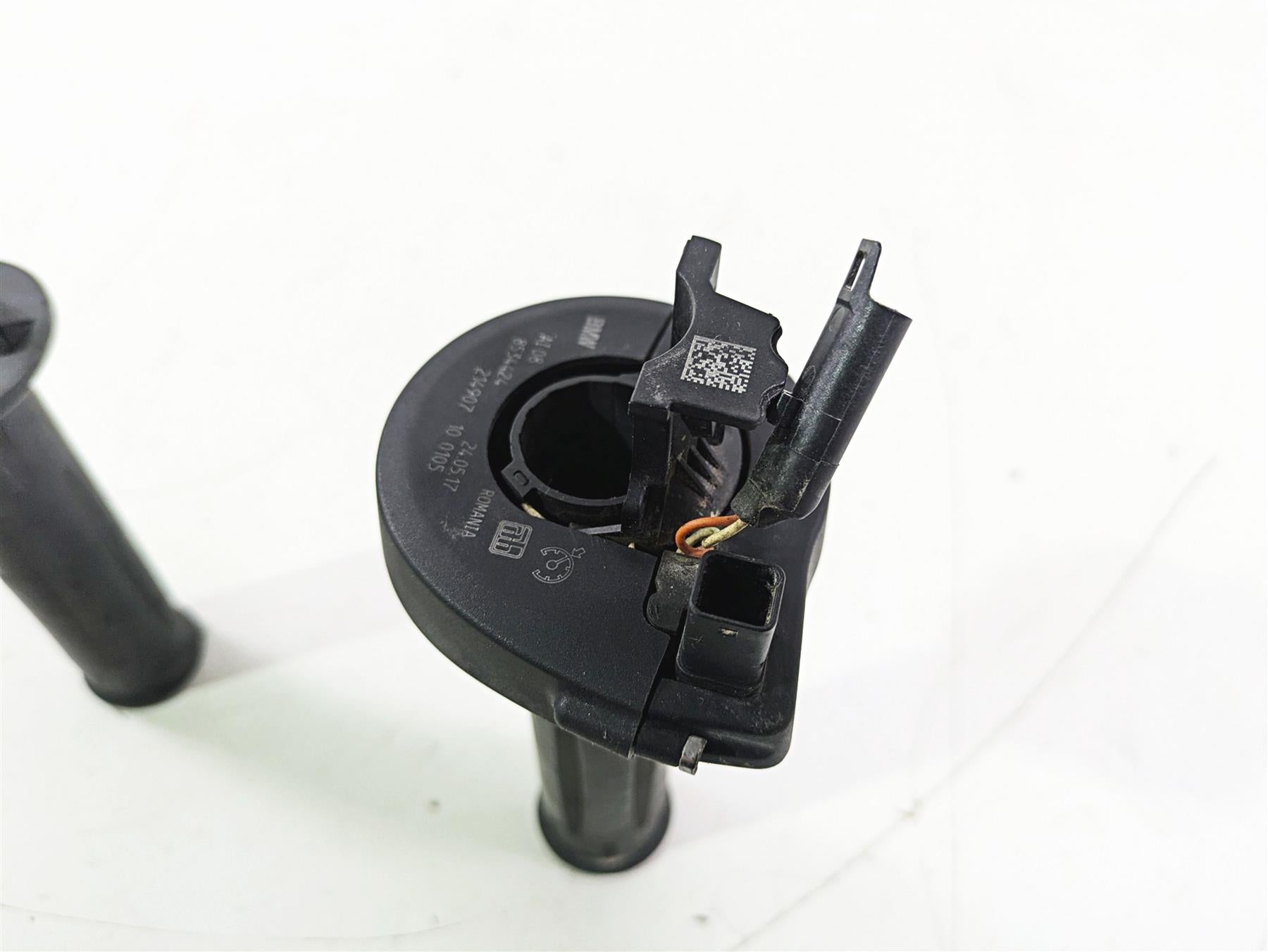 2017 BMW S1000RR K46 Heated Hand Grip Set -Cruise 61318534424 61317727065 {{ shop.shopifyCountryName }} - Mototech271