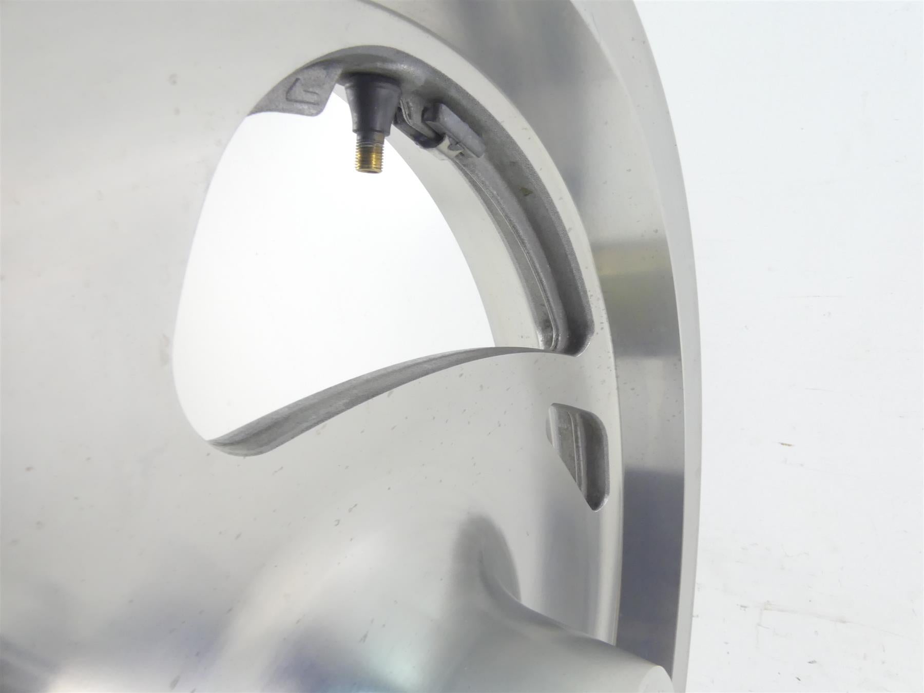 2002 Honda VTX1800 C Straight Front Wheel Rim 18x3.5 44650-MCH-010 {{ shop.shopifyCountryName }} - Mototech271