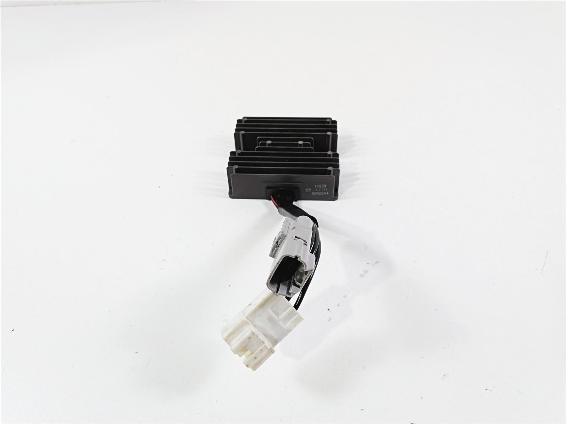 2014 Suzuki M109R VZR1800 Boulevard Rectifier Voltage Regulator 32800-10G30 {{ shop.shopifyCountryName }} - Mototech271