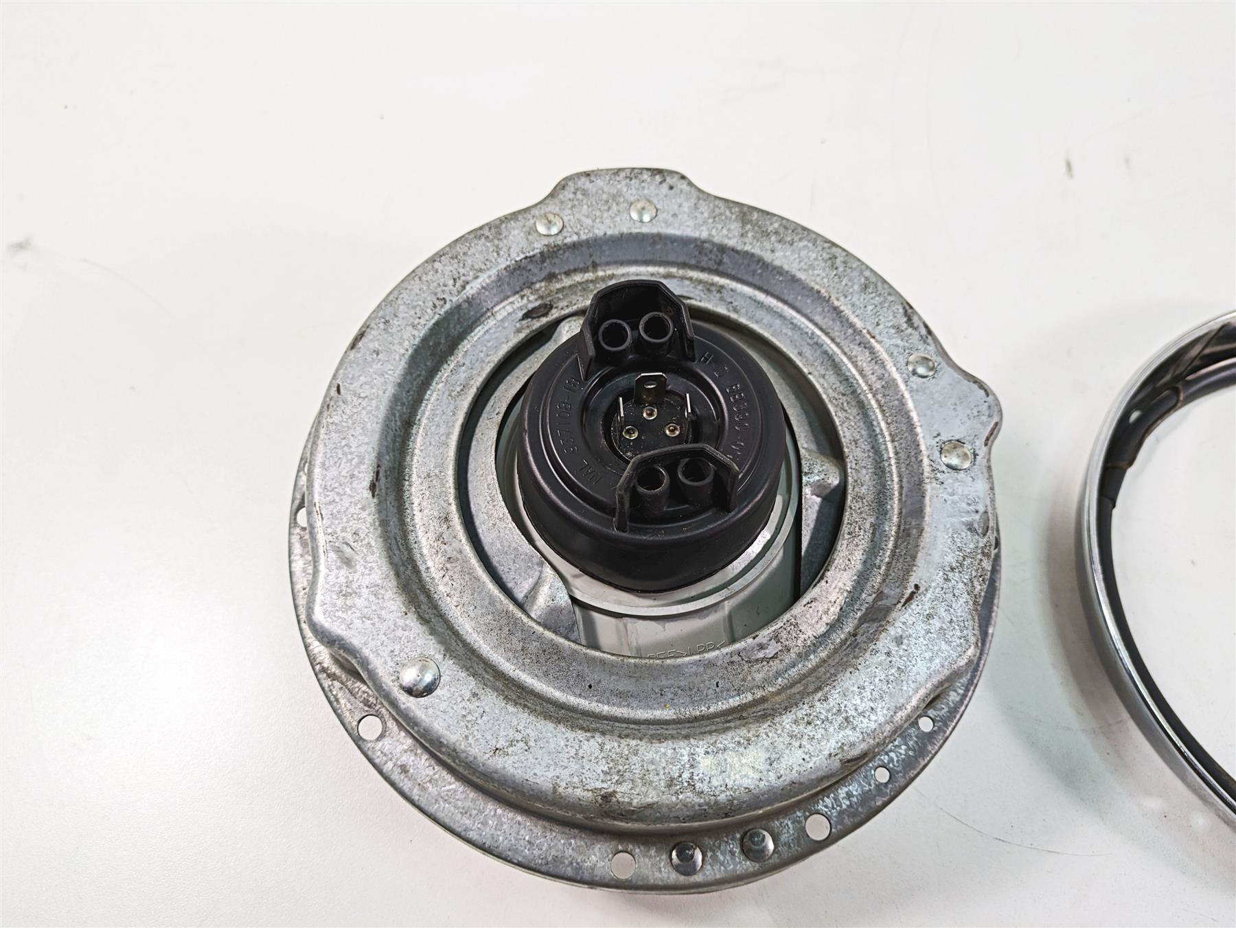 2006 Harley Touring FLHXI Street Glide Headlight Head Light Lens -Read 68342-05A {{ shop.shopifyCountryName }} - Mototech271