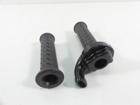 2015 Triumph 1050 Speed Triple R Throttle Hand Grip Set T2040252 {{ shop.shopifyCountryName }} - Mototech271