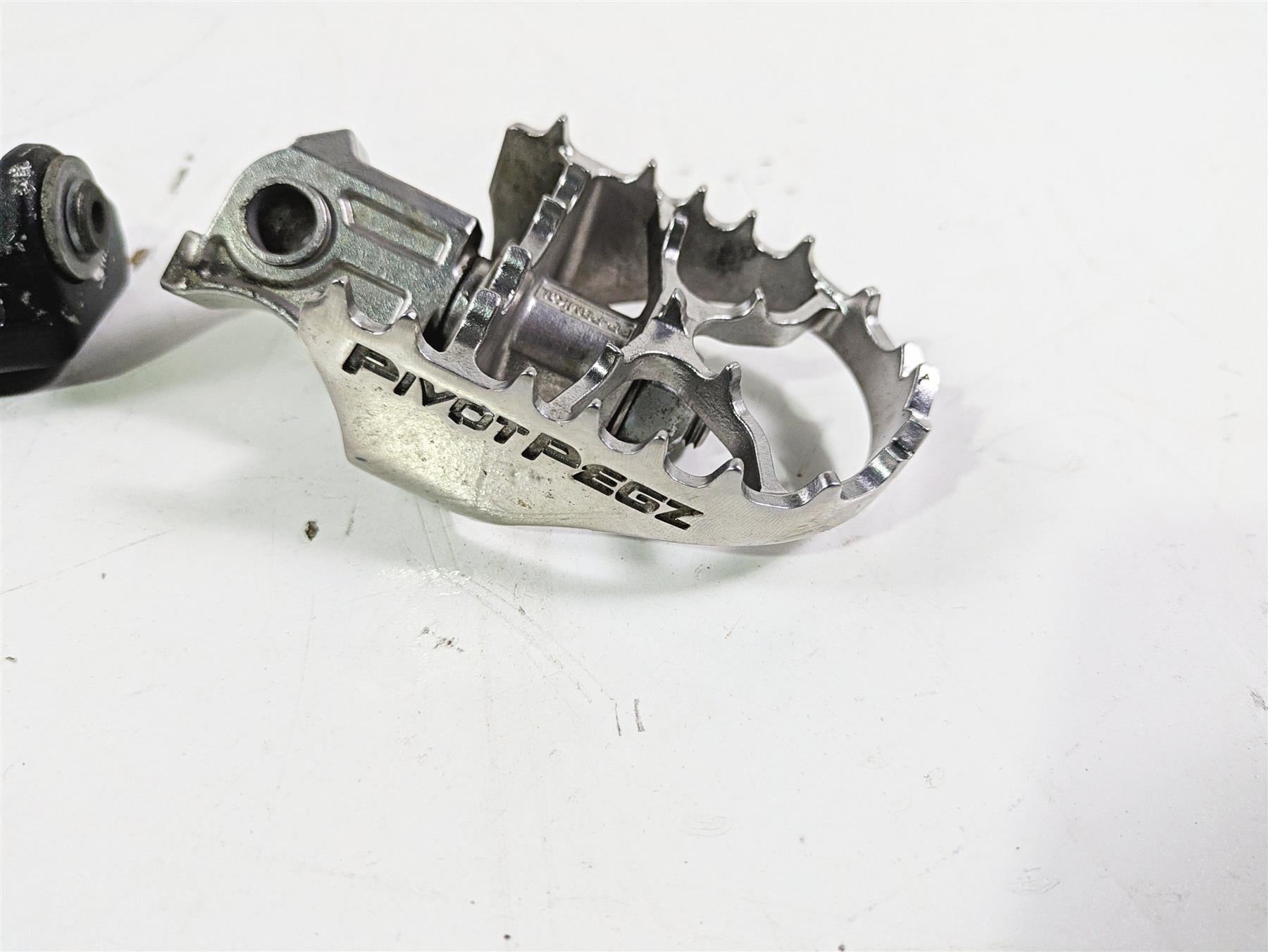 2018 KTM 1290 Super Adv S MK3 PivotPegz Front Rider Footpeg Rest Set PP-19MK3 {{ shop.shopifyCountryName }} - Mototech271