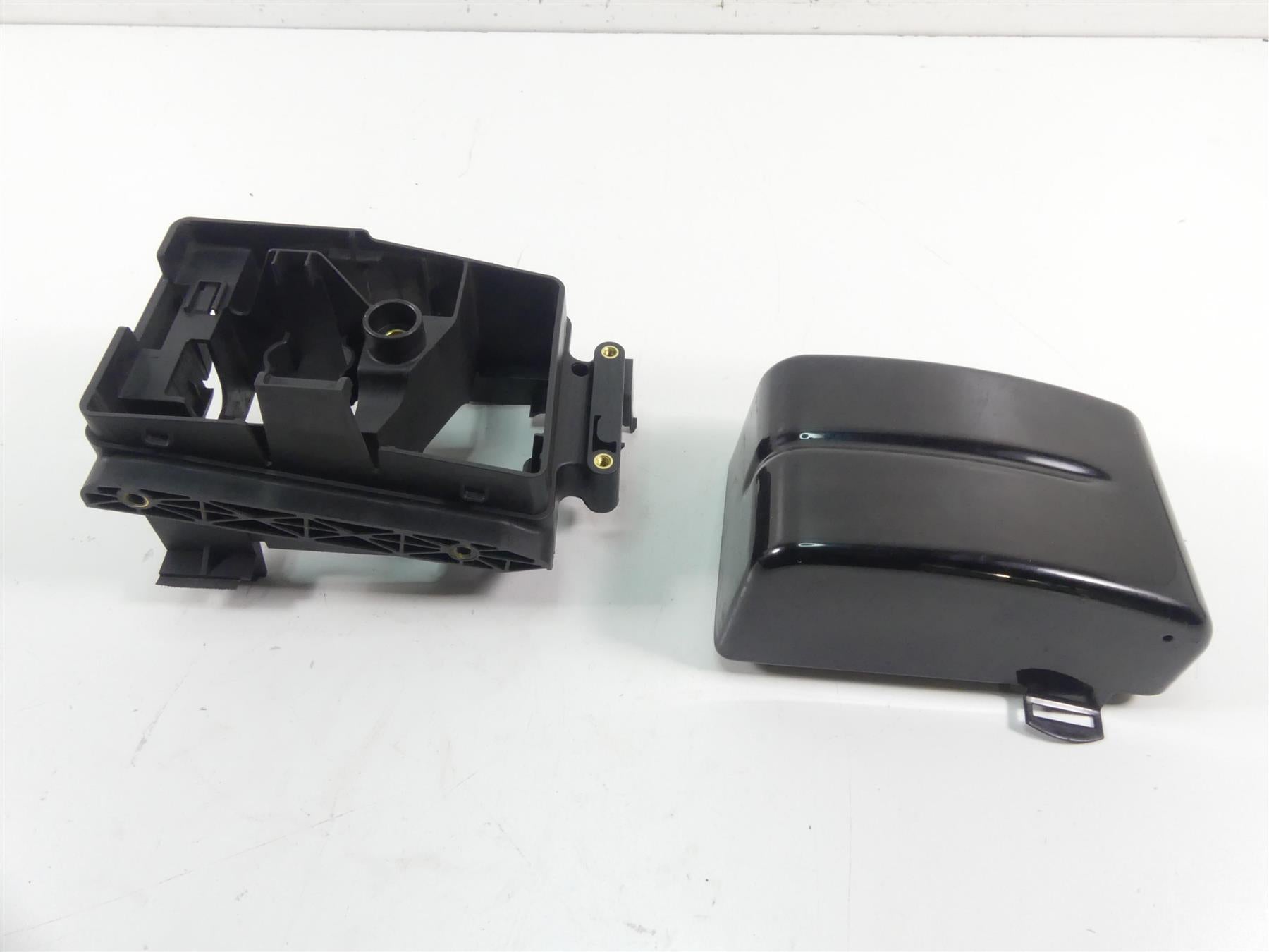 2014 Harley FXDF Dyna Fat Bob Electric Tray & Cover Holder Stay Set 70367-12