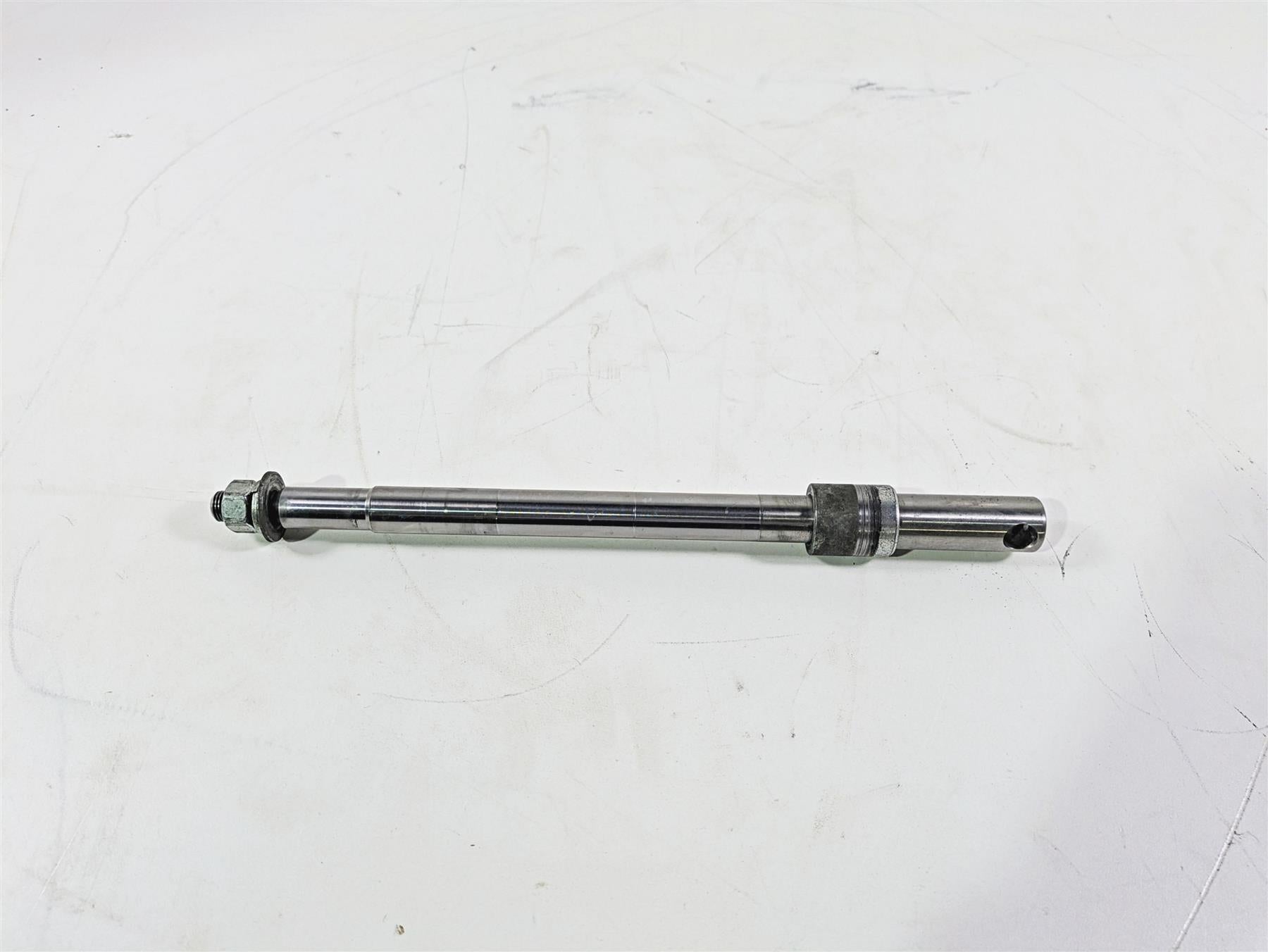 1996 Harley Touring FLHTCUI Electra Glide Front Wheel Spindle Axle 3/4 43346-83B | Mototech271