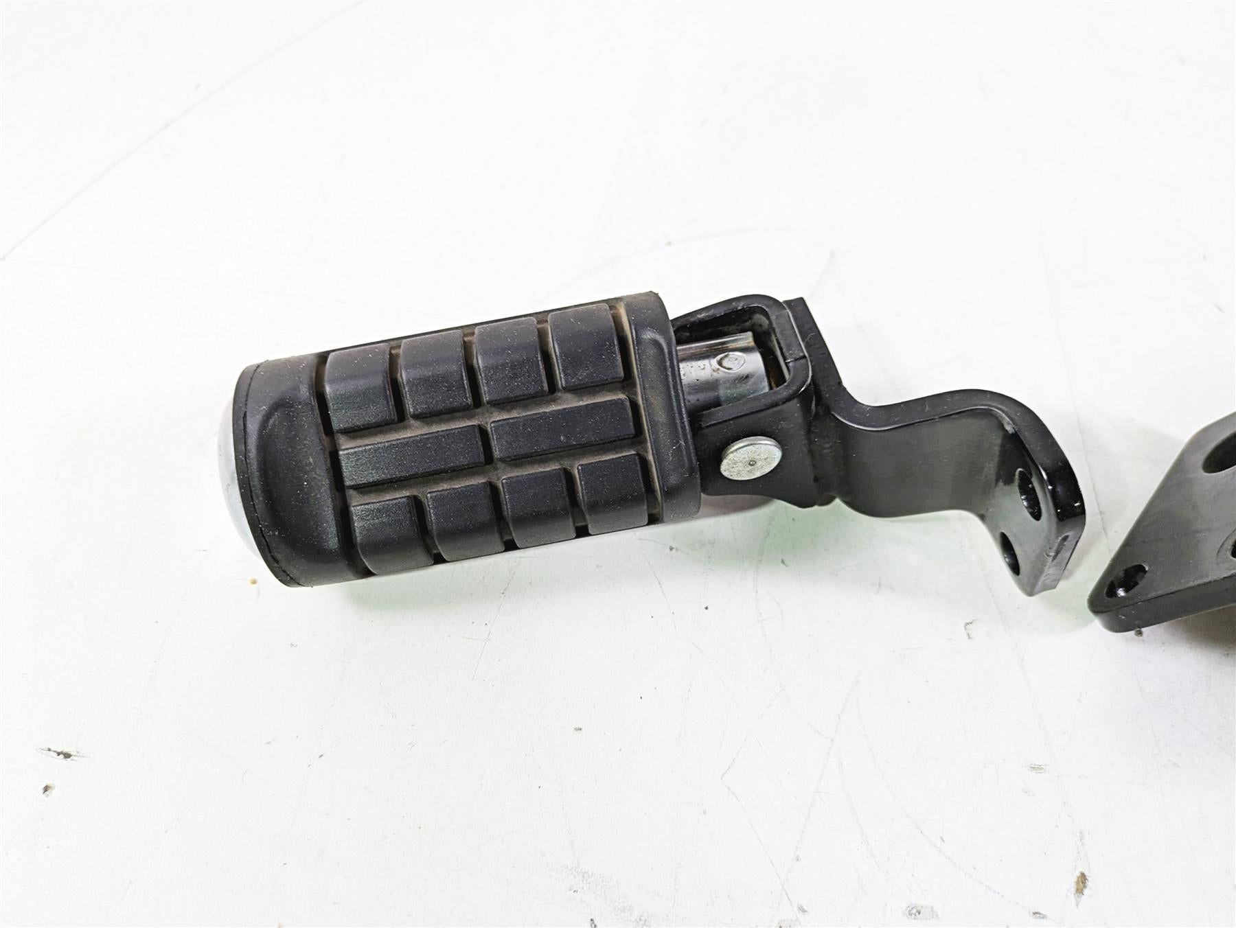 2002 Honda V-Twin VTX1800 C Rear Passenger Footpeg Set 50680-MCH-000 {{ shop.shopifyCountryName }} - Mototech271