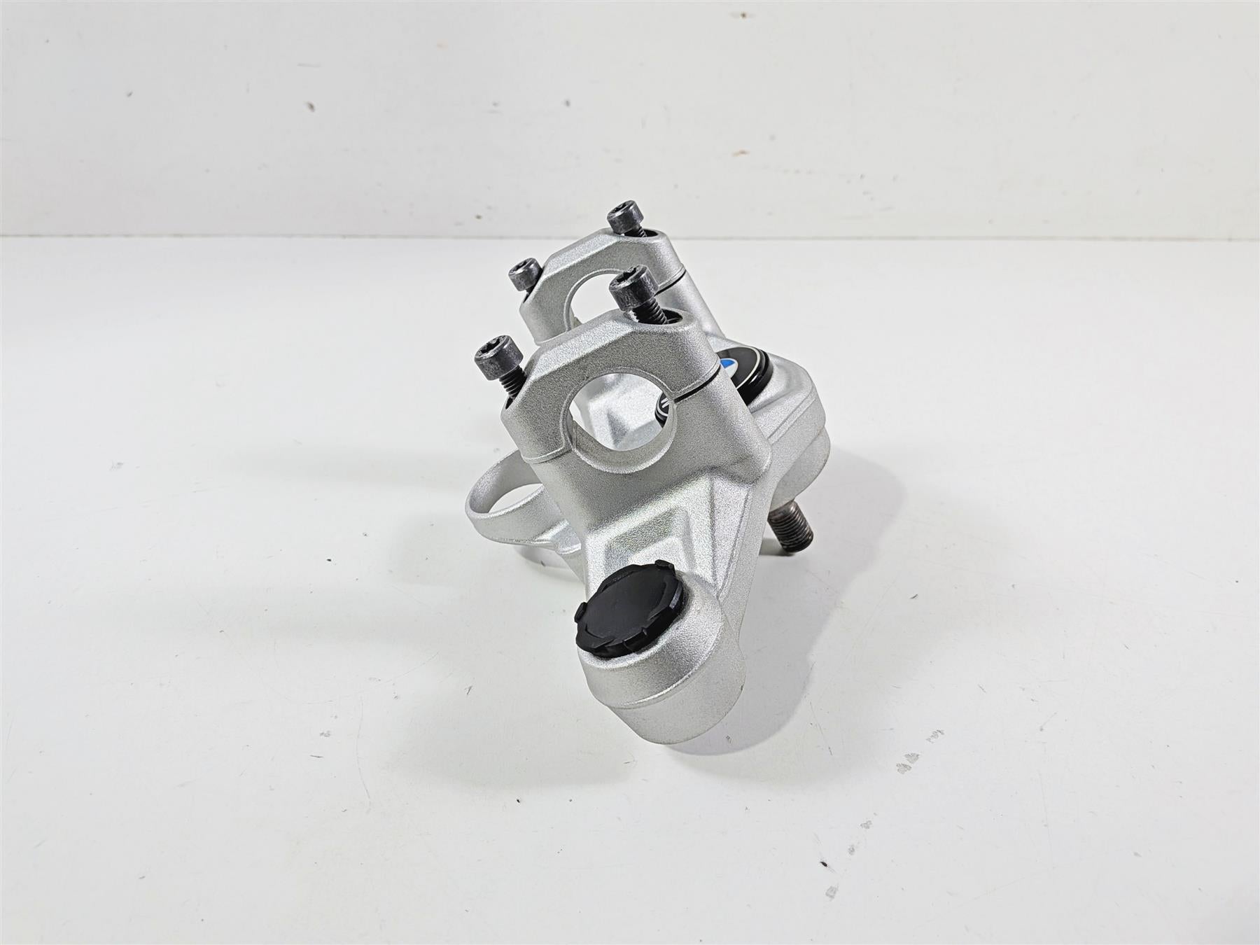 2016 BMW R1200 GS K50 Upper Triple Tree Steering Clamp 31428555849 {{ shop.shopifyCountryName }} - Mototech271