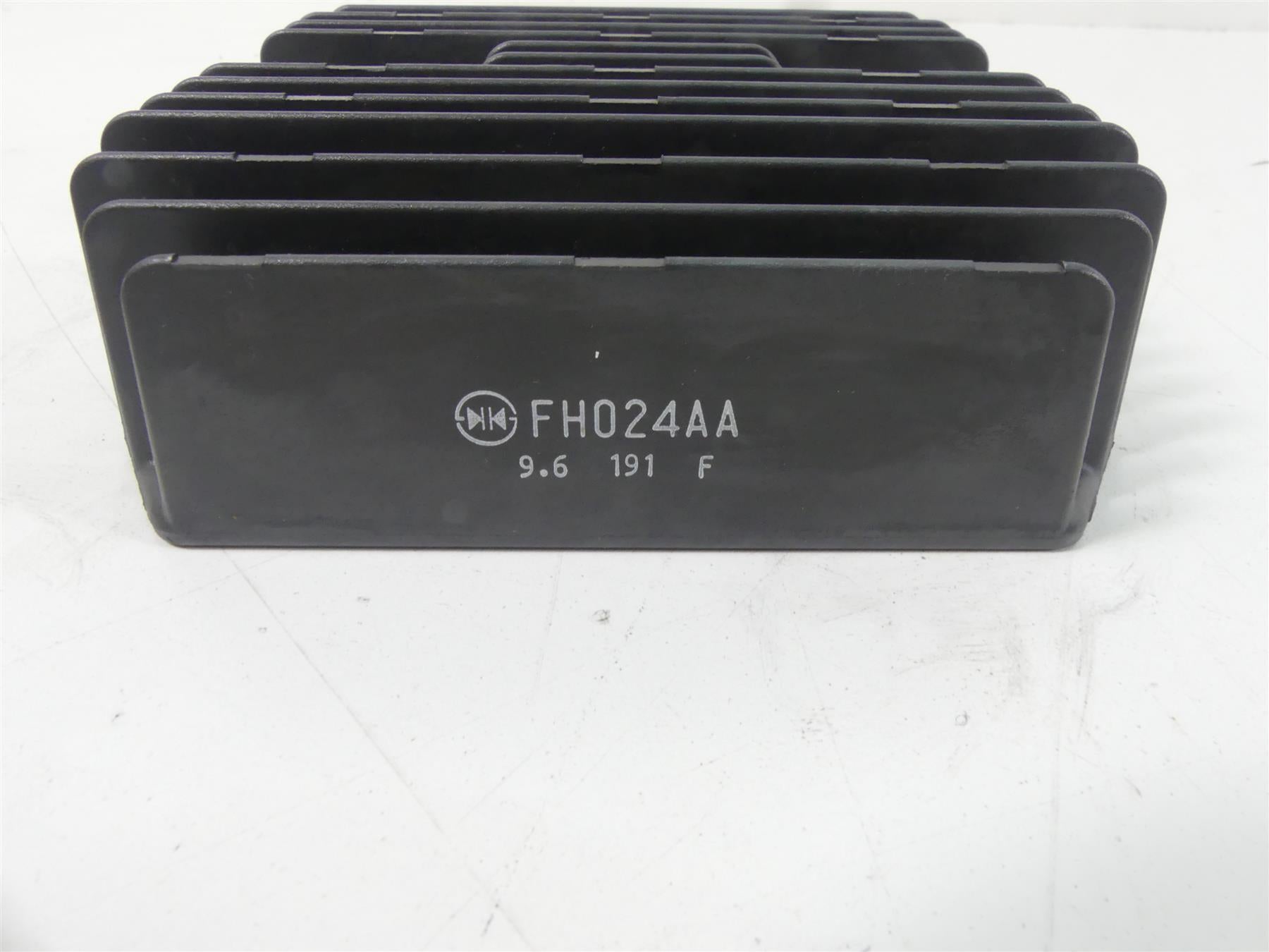 2020 Can-Am Commander 1000R XT Rectifier Voltage Regulator FH024AA 710005842 {{ shop.shopifyCountryName }} - Mototech271
