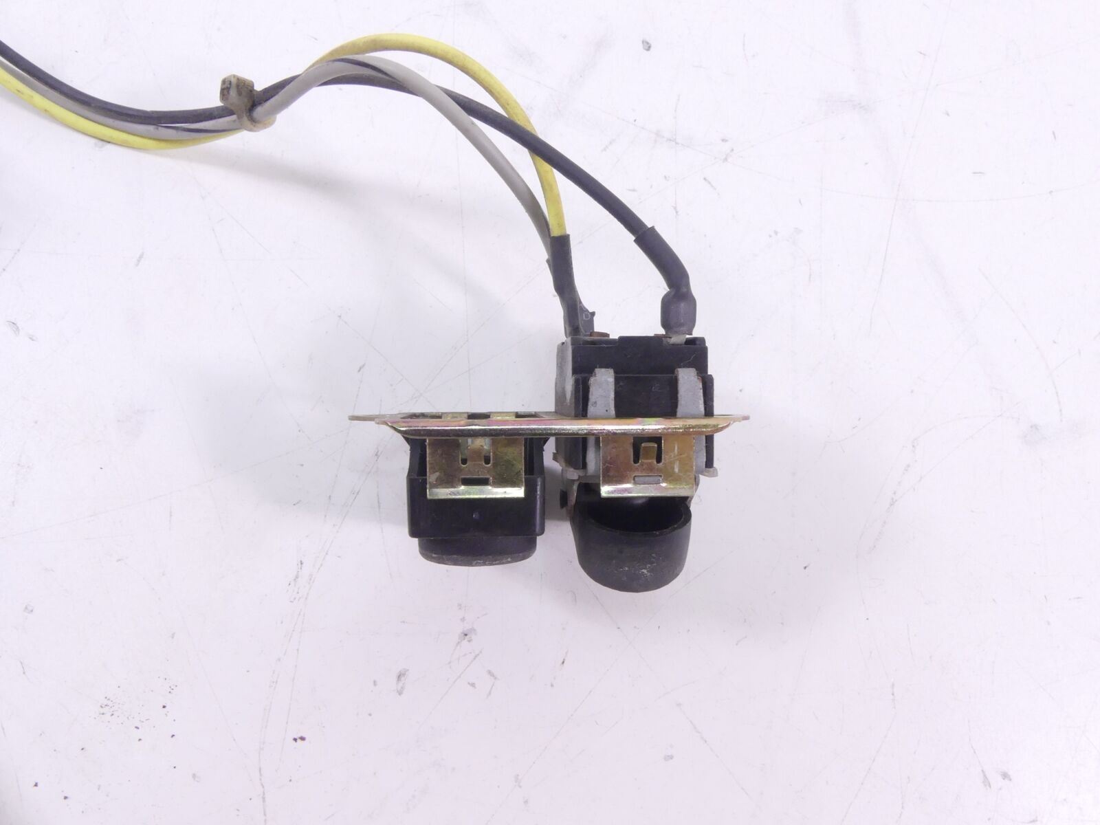 2000 Harley Touring FLHTCI Electra Glide Auxiliary Spot Acc Switches Set 70271-9 {{ shop.shopifyCountryName }} - Mototech271