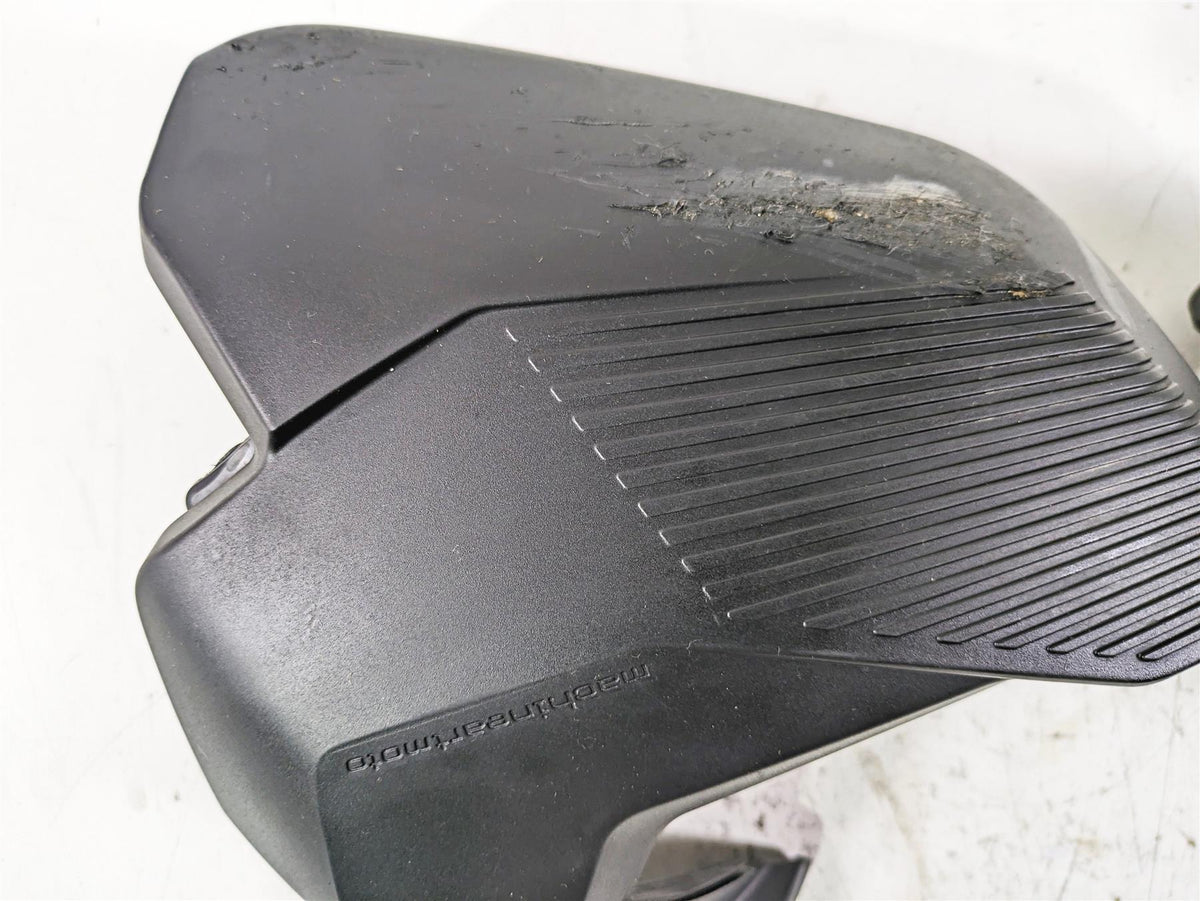 2022 BMW R1250 RT K052 Spark Plug Cover Guard Set 11128394385 {{ shop.shopifyCountryName }} - Mototech271