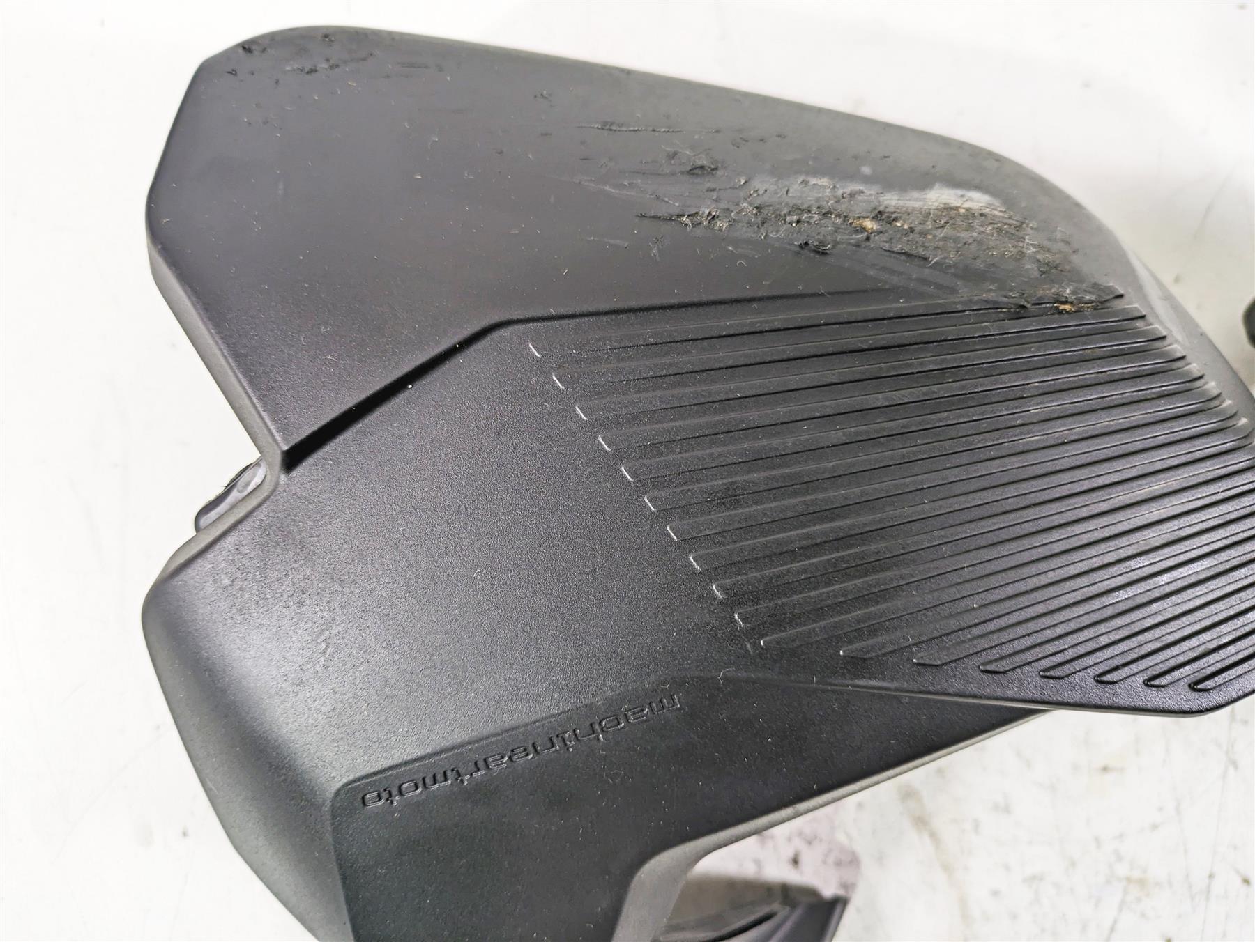 2022 BMW R1250 RT K052 Spark Plug Cover Guard Set 11128394385 {{ shop.shopifyCountryName }} - Mototech271