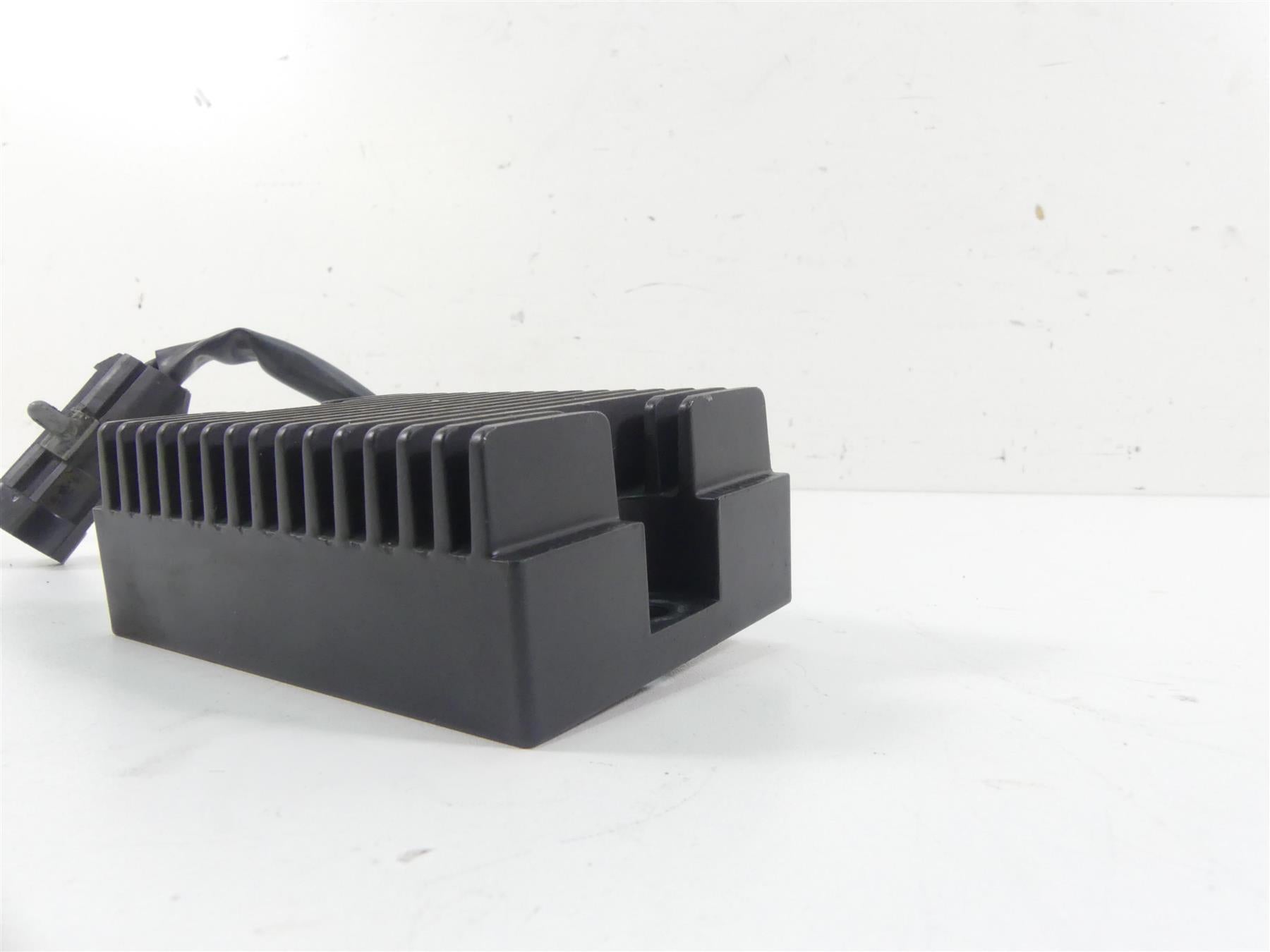 2006 Harley Sportster XL1200 Custom Rectifier Voltage Regulator 74523-04 {{ shop.shopifyCountryName }} - Mototech271