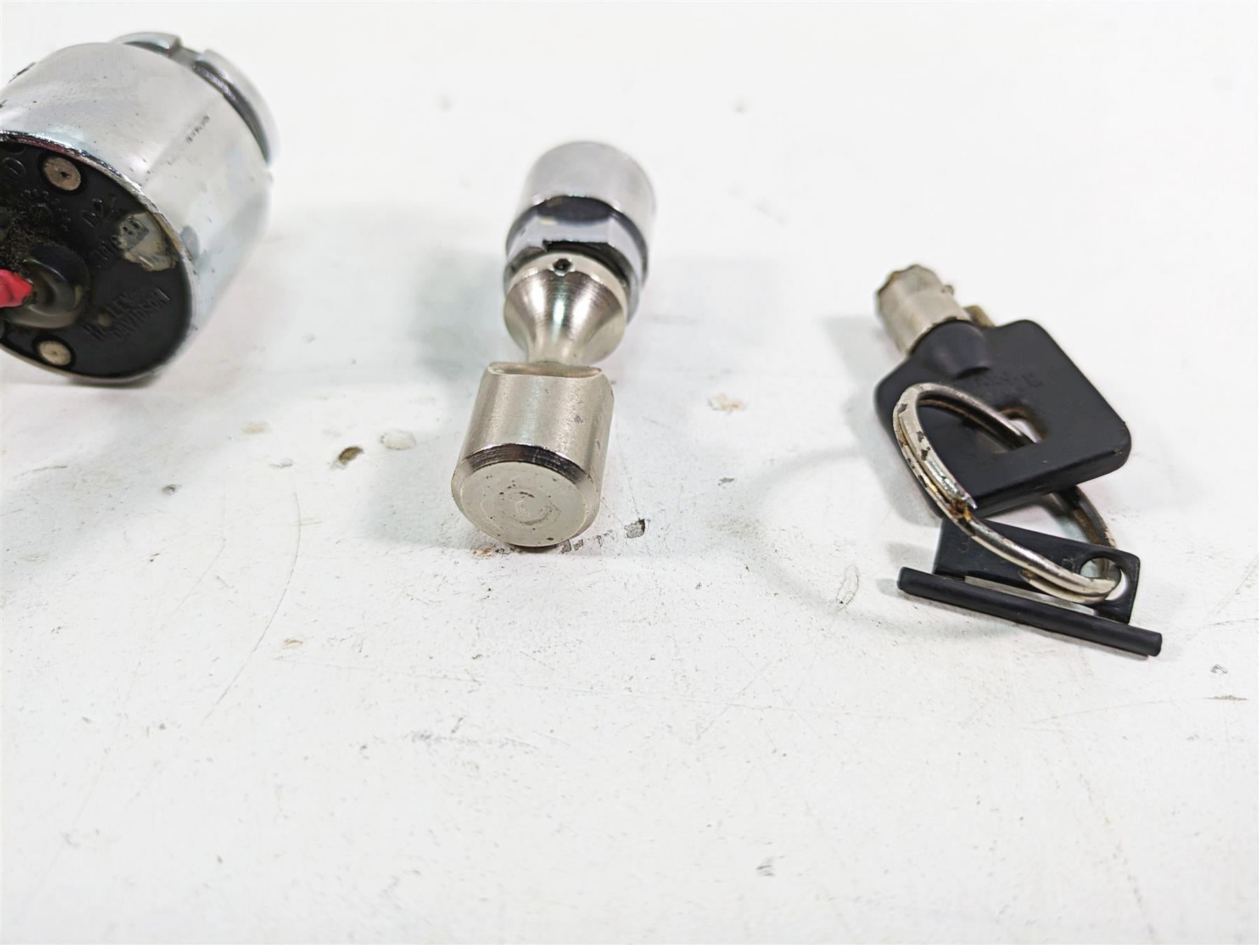 2005 Harley Dyna FXDL Low Rider Ignition Switch Key Lock Set 71476