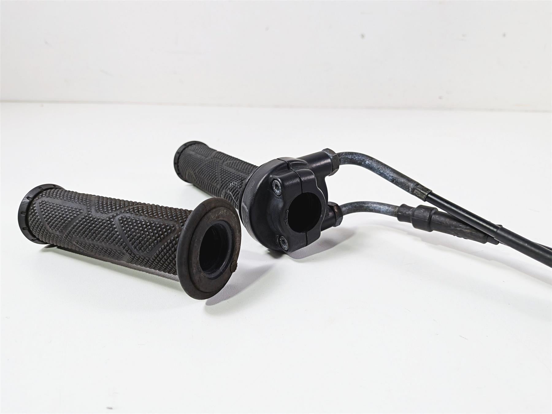 2008 Aprilia RSVR 1000 Factory Throttle Grip Handle Set AP8118566 {{ shop.shopifyCountryName }} - Mototech271
