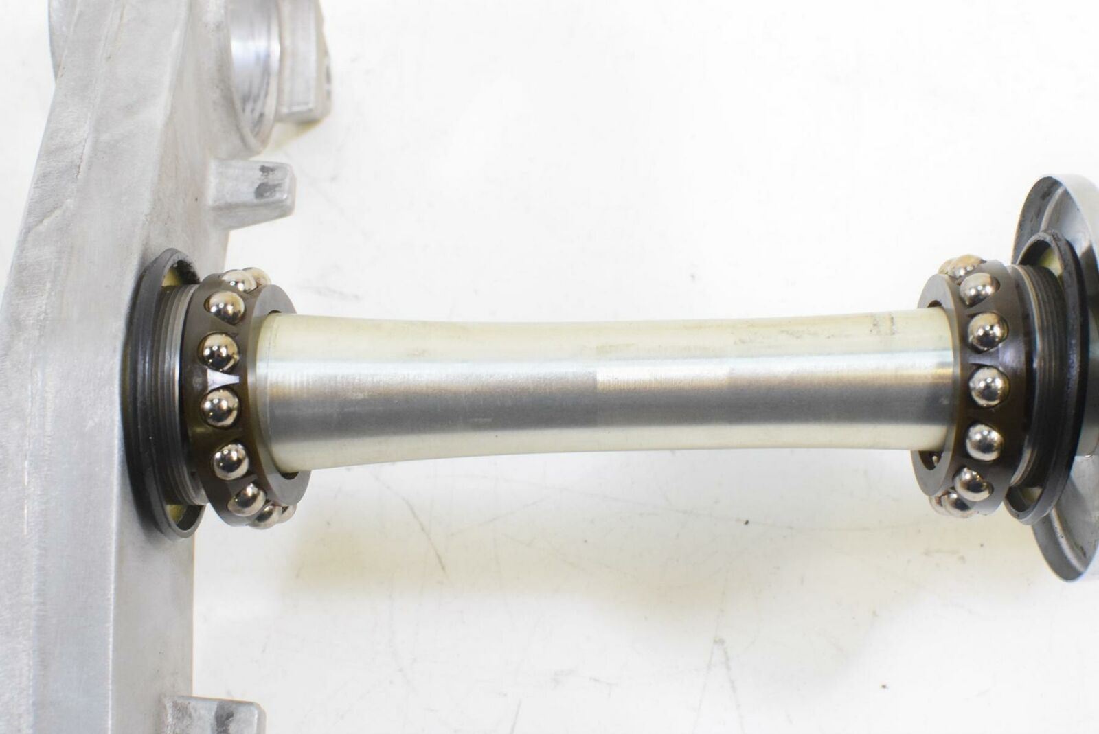 2005 Suzuki GSX1300 R Hayabusa Lower Triple Tree Steering Yoke 51410-24F30 {{ shop.shopifyCountryName }} - Mototech271