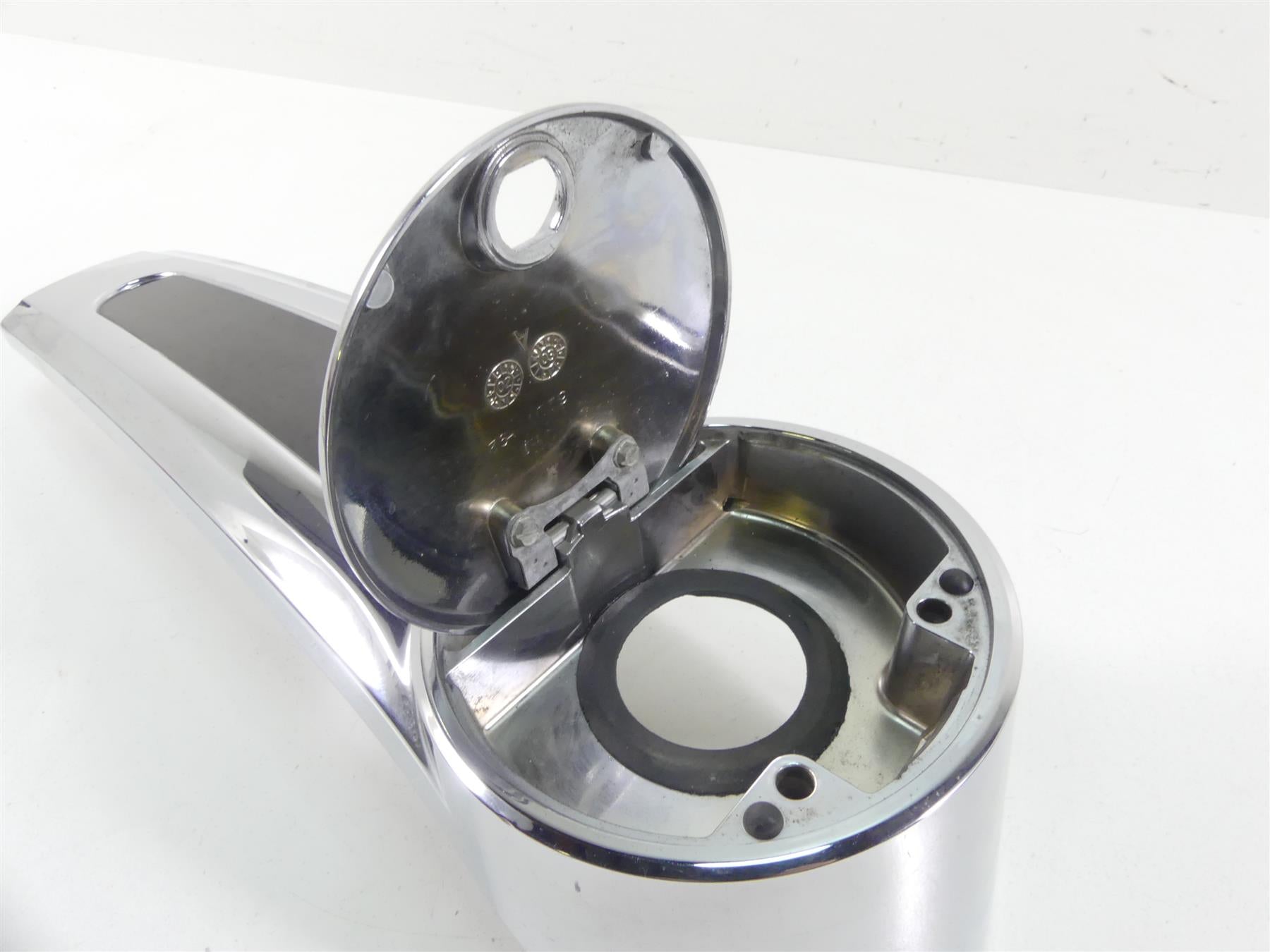 2004 Harley FLHTC SE CVO Electra Glide Fuel Tank Dash Chrome Cover 69214-04 {{ shop.shopifyCountryName }} - Mototech271