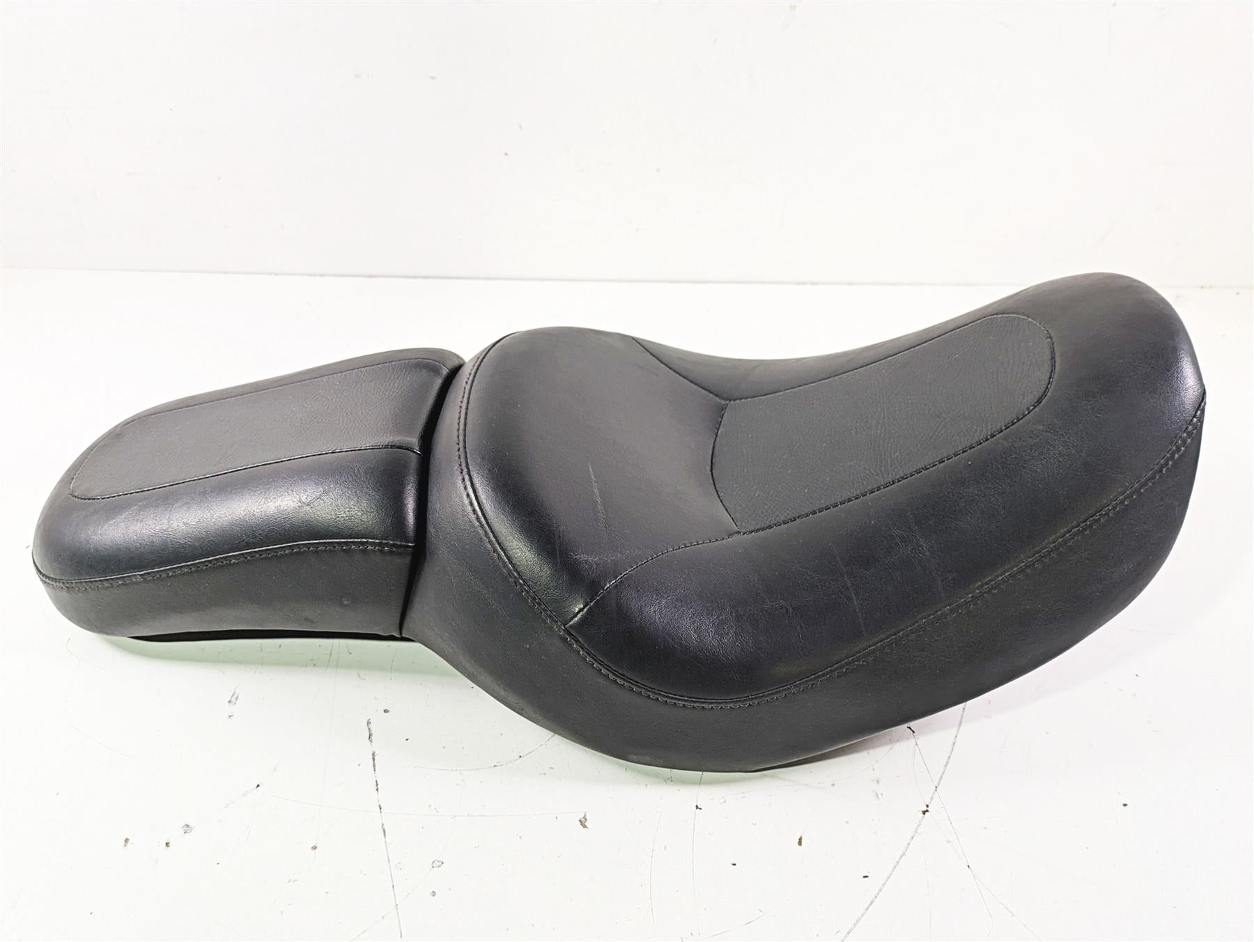 2007 Harley FXDWG Dyna Wide Glide Driver Rider Duo Seat Saddle 53079-06 {{ shop.shopifyCountryName }} - Mototech271