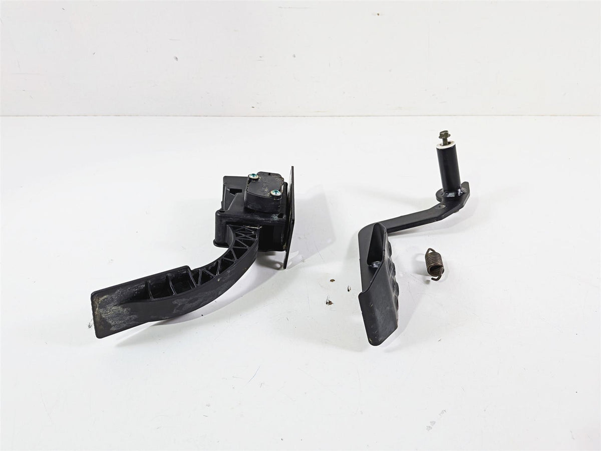 2024 Polaris RZR XP 1000 Sport Brake & Accelerate Pedal Set 1025542 4080361 {{ shop.shopifyCountryName }} - Mototech271