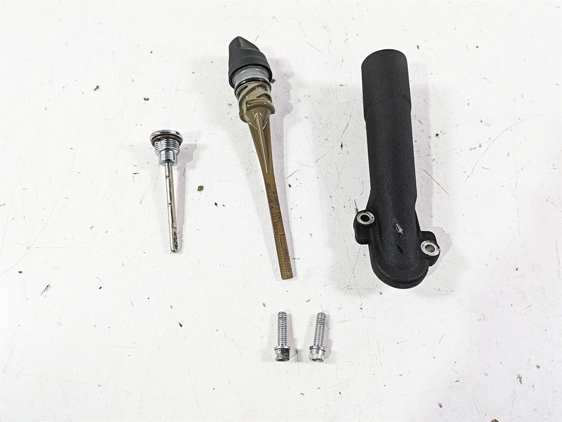 2021 Harley Softail FXBBS Street Bob Oil Dipstick Spout Set 62800062 {{ shop.shopifyCountryName }} - Mototech271
