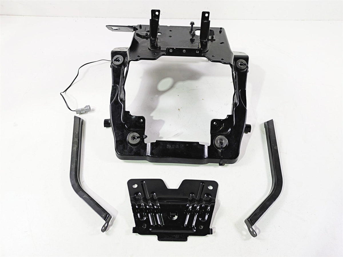 2017 Indian Chieftain Limited Front Fairing Stay Holder Carrier 1022608 {{ shop.shopifyCountryName }} - Mototech271