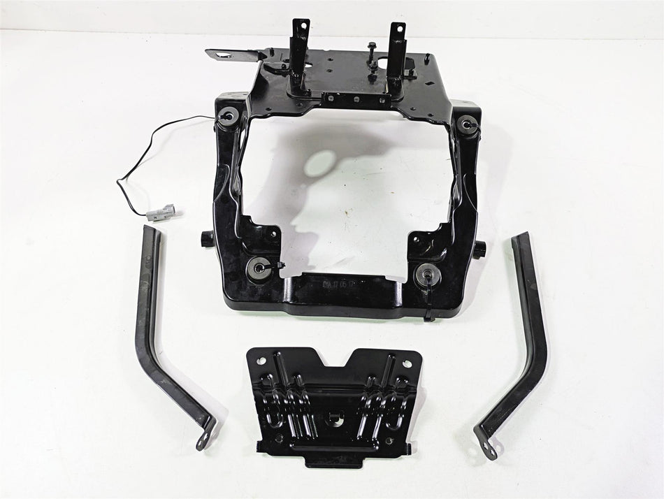 2017 Indian Chieftain Limited Front Fairing Stay Holder Carrier 1022608 {{ shop.shopifyCountryName }} - Mototech271