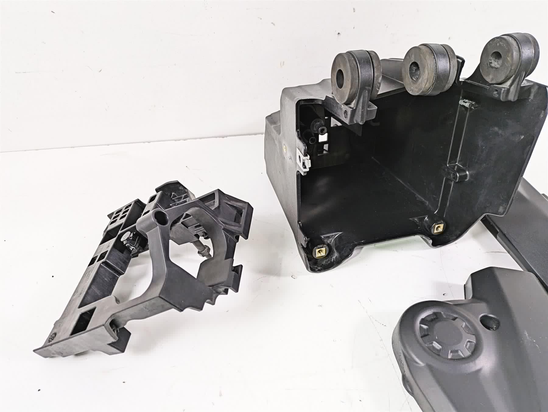 2017 Ducati Monster 1200 S Frame Engine Timing Cover Infill Cover Set 4601E212B {{ shop.shopifyCountryName }} - Mototech271