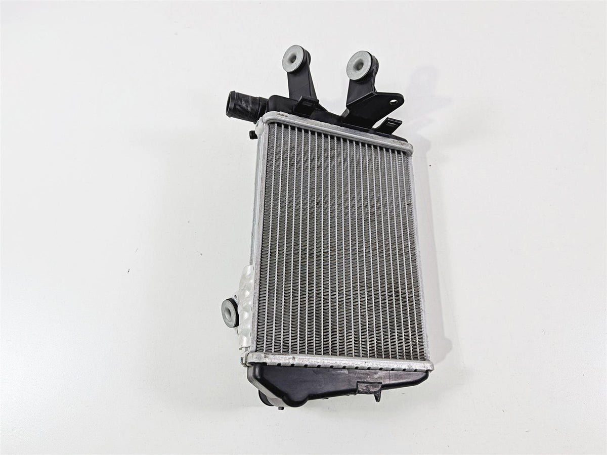 2023 BMW R1250RT RTP K52 Left Coolant Radiator - Broken Tab - Bent 17118546408 {{ shop.shopifyCountryName }} - Mototech271