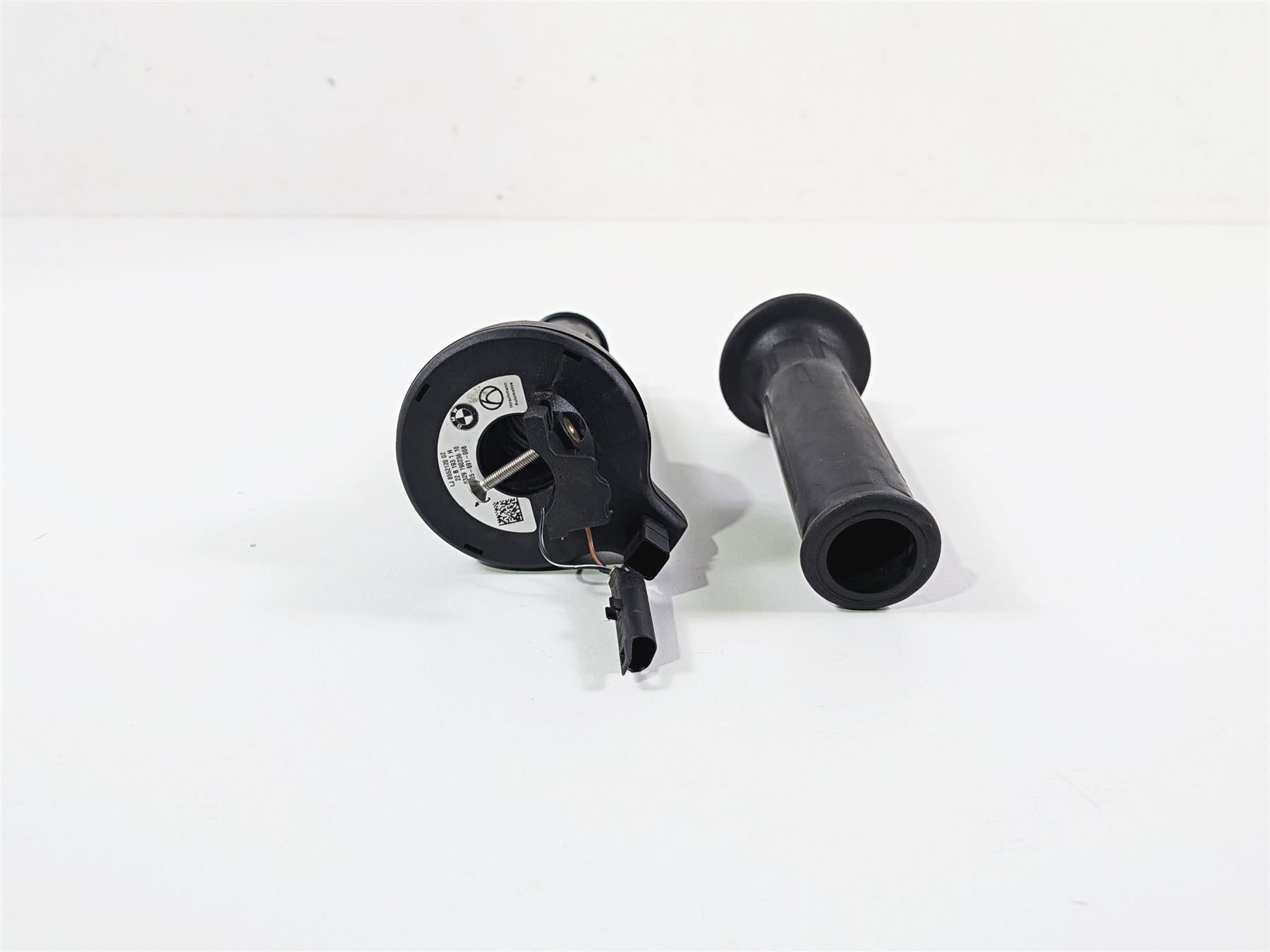 2023 BMW R nineT Scrambler K23 Heated Cruise Hand Grips 61318552120 61318554007 {{ shop.shopifyCountryName }} - Mototech271