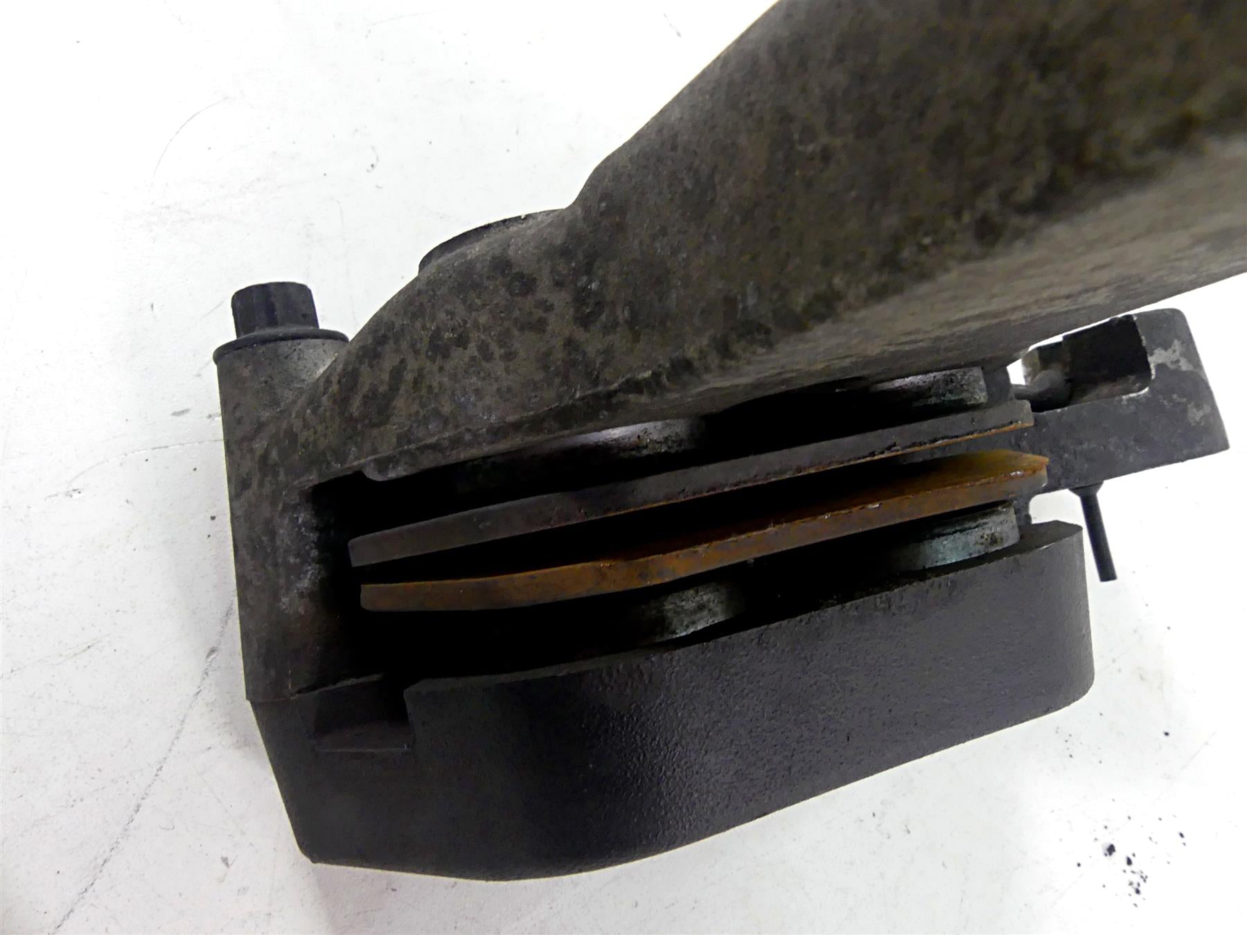 2004 Harley Touring FLHTCUI Electra Glide Rear Caliper & Bracket 44080-02B {{ shop.shopifyCountryName }} - Mototech271