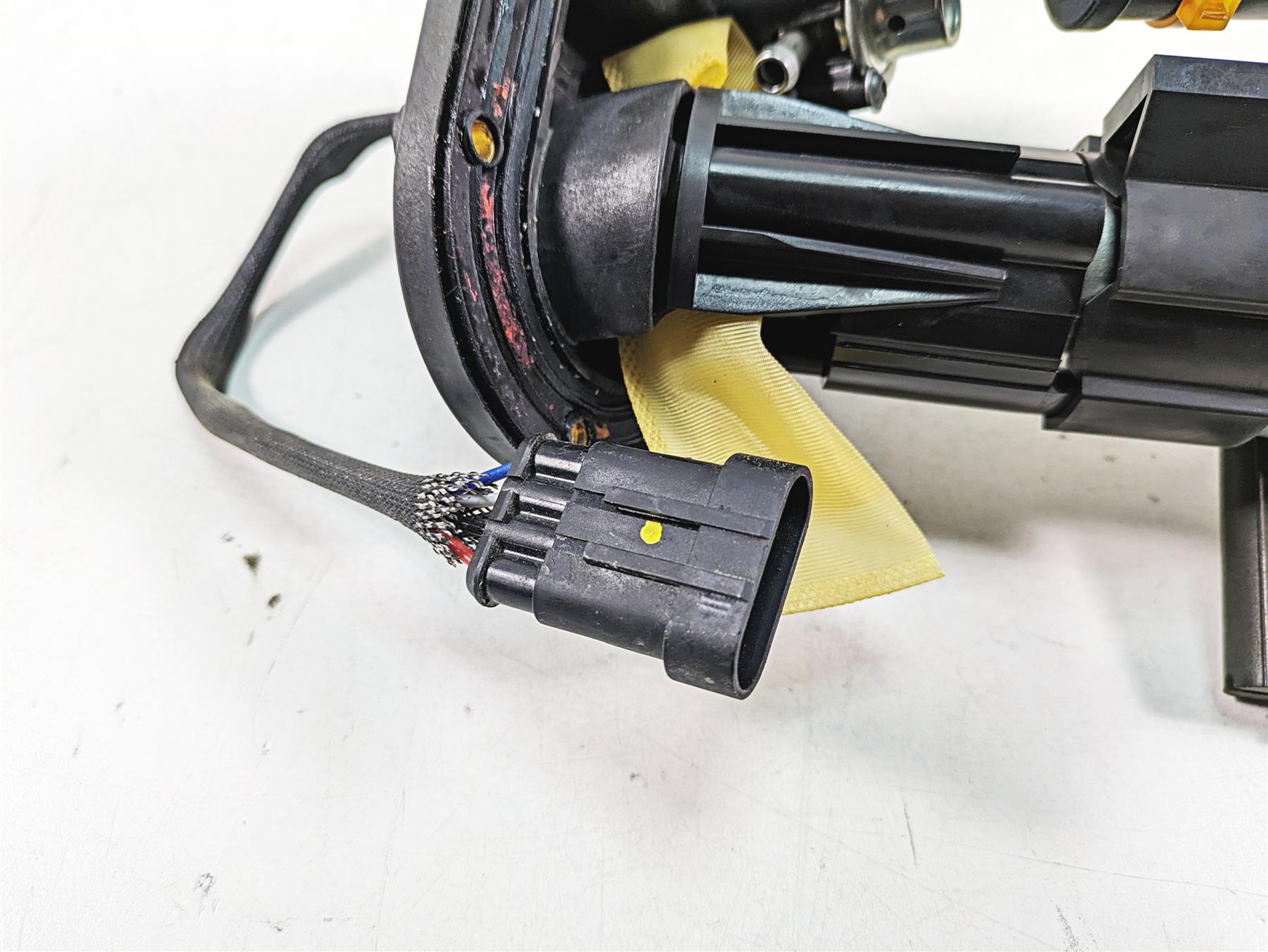 2021 Aprilia RS660 Fuel Gas Petrol Pump + Sending Unit 5k Only - Tested 2D000547 {{ shop.shopifyCountryName }} - Mototech271