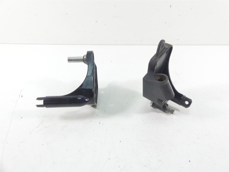 2002 Harley Softail FXSTDI Deuce Front Control Foot Peg Bracket Set 42507-00B {{ shop.shopifyCountryName }} - Mototech271