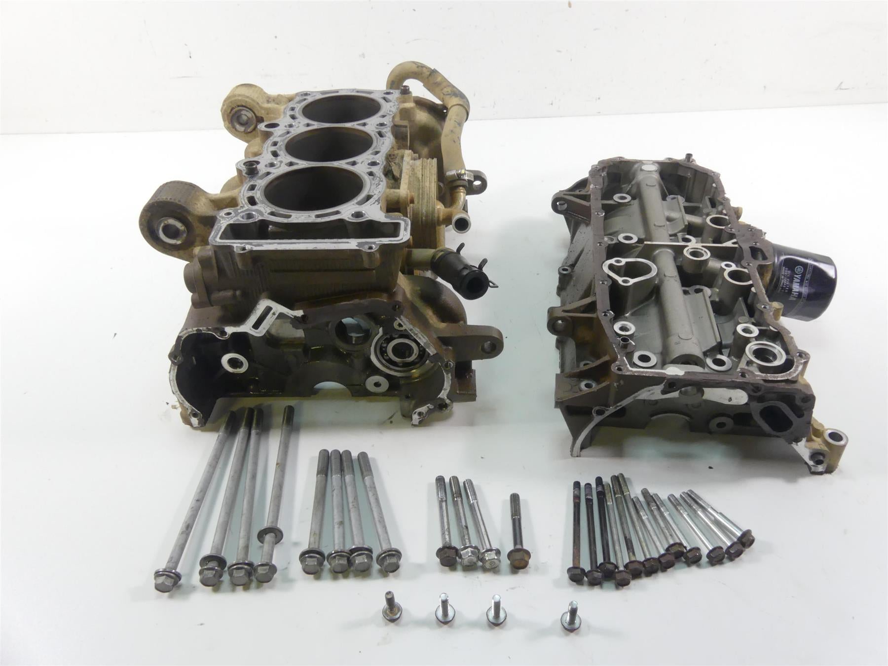 2016 Yamaha YXZ1000 R EPS SE Engine Motor Crank Case Set 2HC-15109-08-00 {{ shop.shopifyCountryName }} - Mototech271
