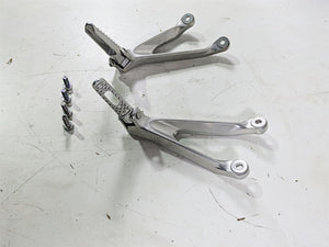 2008 Honda CBR1000RR SC59 Rear Passenger Footpeg Set 50750-MFL-000 50760-MFL-000 | Mototech271