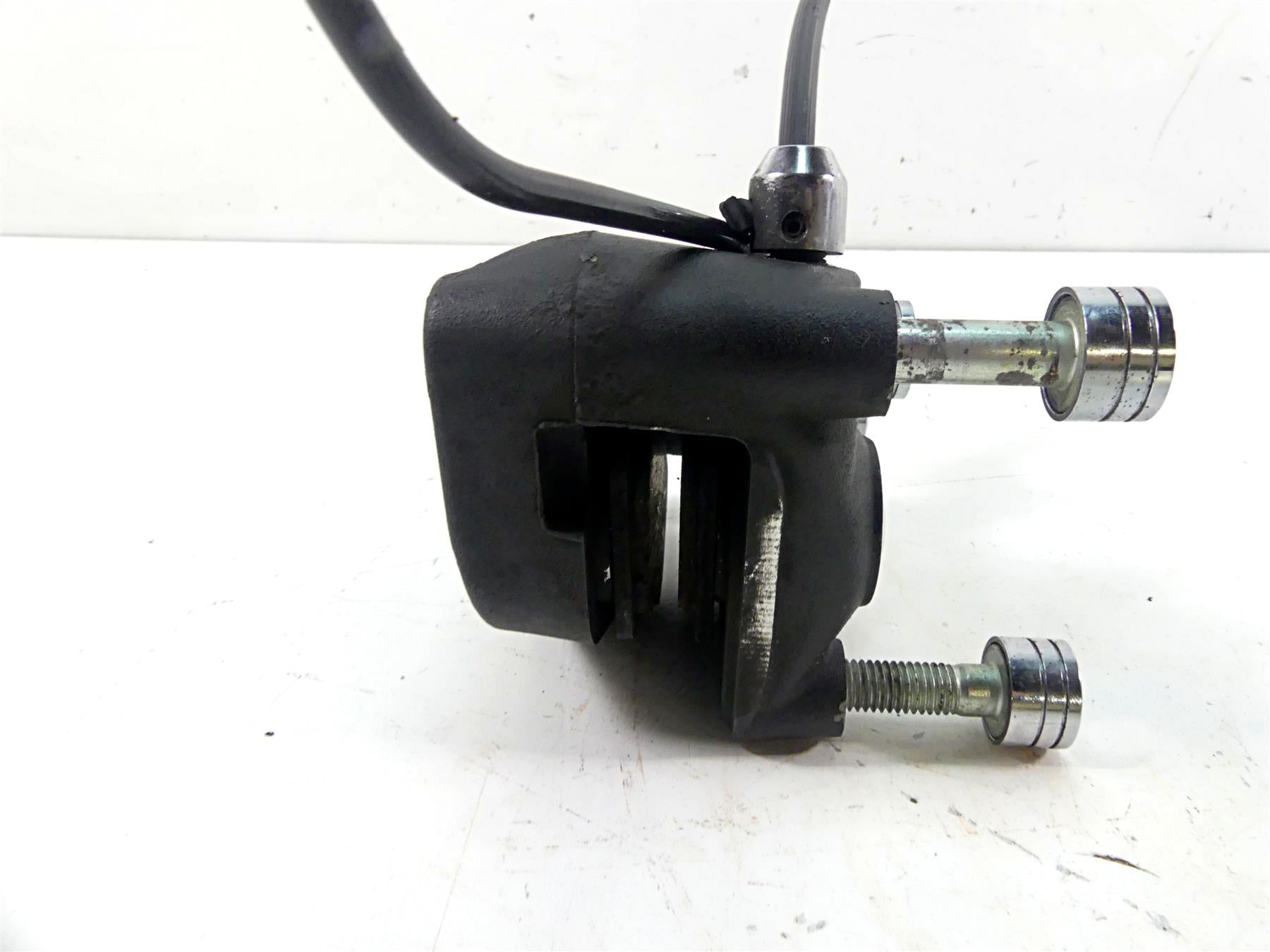 2002 Harley FLSTCI Softail Heritage Front Brake Caliper 44046-00D {{ shop.shopifyCountryName }} - Mototech271