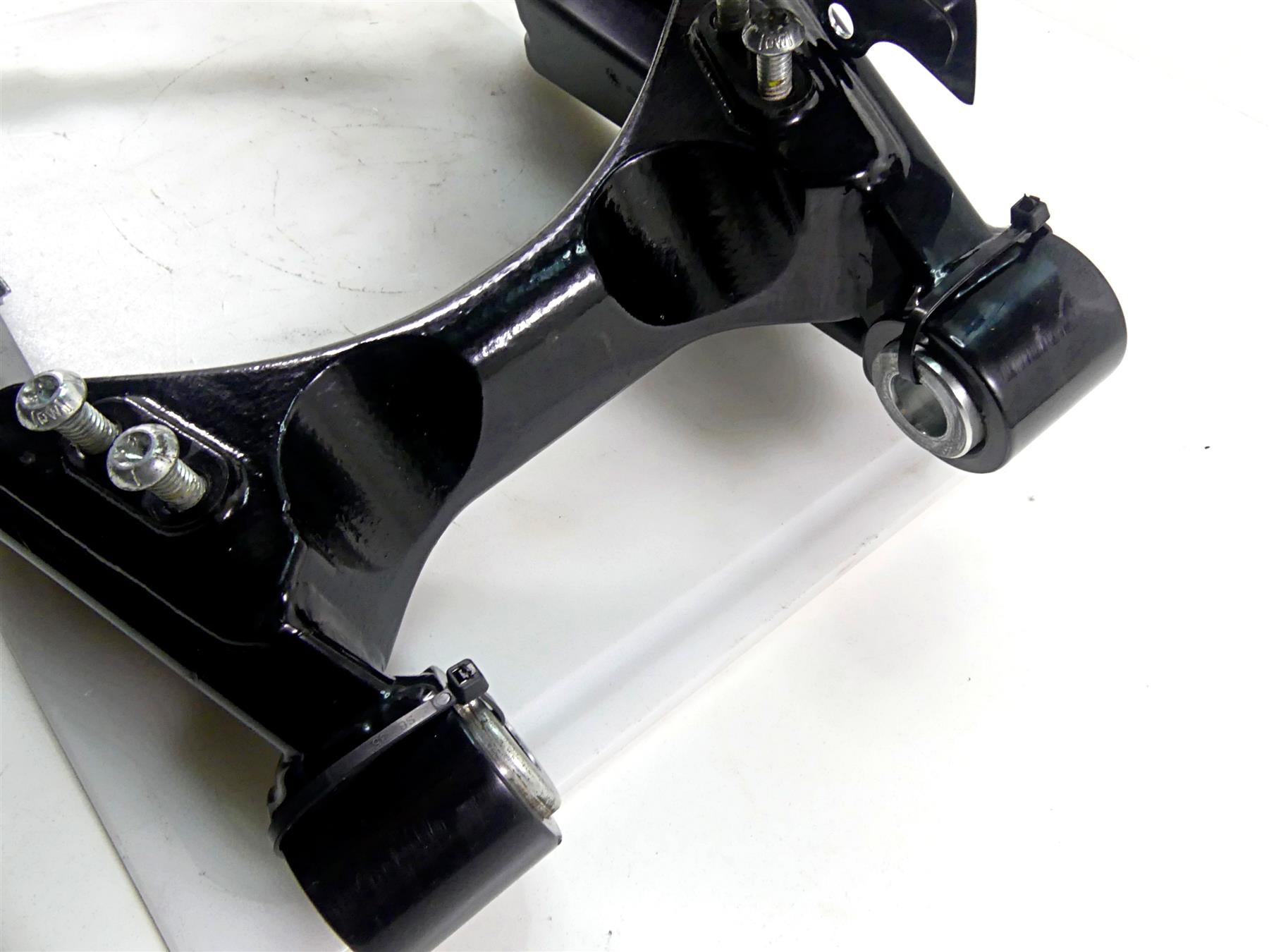 2010 Harley FXDF Dyna Fat Bob Rear Nice Swingarm & Belt Guards 47820-10 {{ shop.shopifyCountryName }} - Mototech271