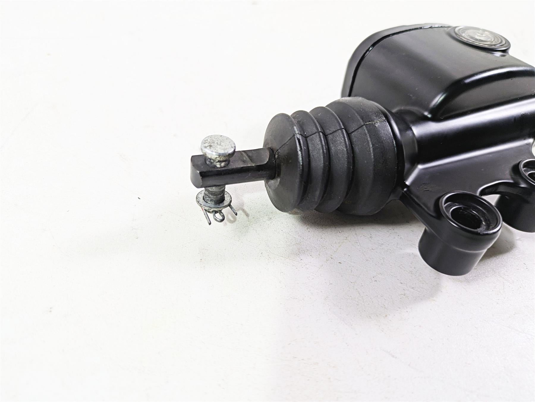 2015 Harley Touring FLHTKL Electra Glide Rear Brake Master Cylinder 41700028A {{ shop.shopifyCountryName }} - Mototech271