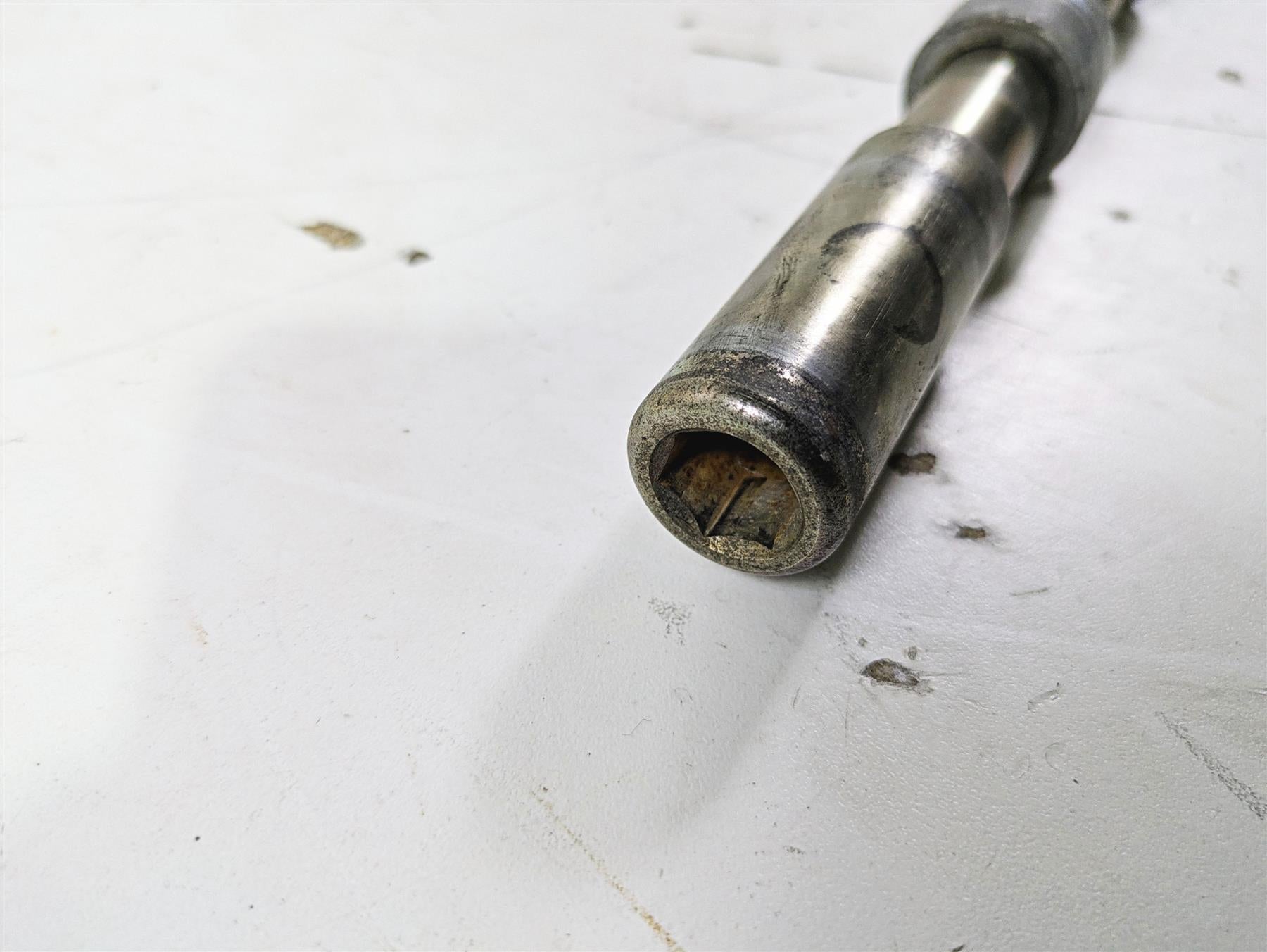 2004 Victory Kingpin Straight Front Axle Wheel Spindle 5133593 5137438 {{ shop.shopifyCountryName }} - Mototech271