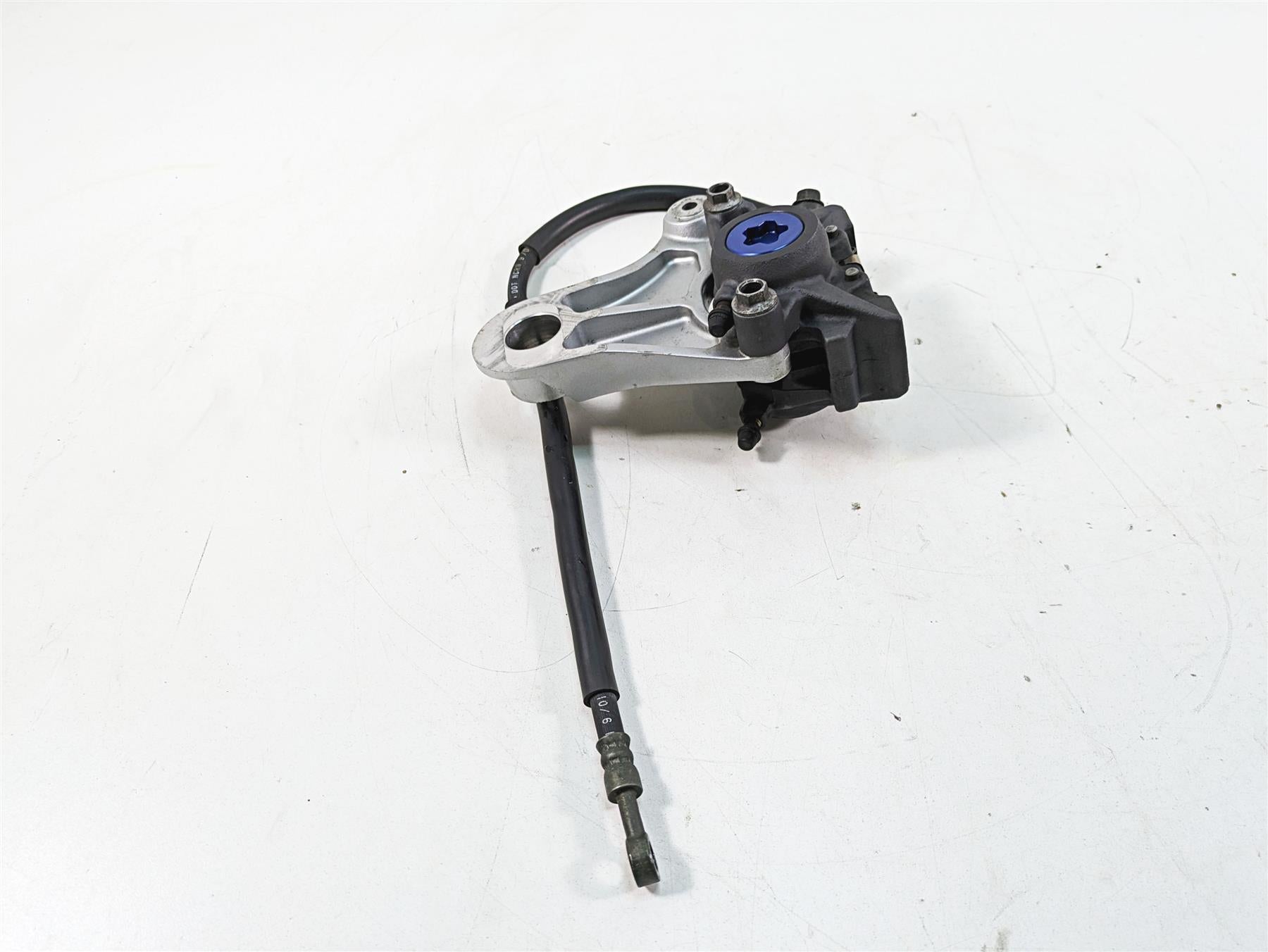 2002 Yamaha FZ1 FZS1000 Fazer Rear Brake Caliper + Line 5LV-2580W-00-00 {{ shop.shopifyCountryName }} - Mototech271