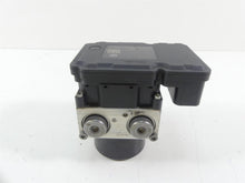 Load image into Gallery viewer, 2009 BMW R1200GS K25 Abs Brake Pump Pressure Modulator Module 7682002 7715107 | Mototech271
