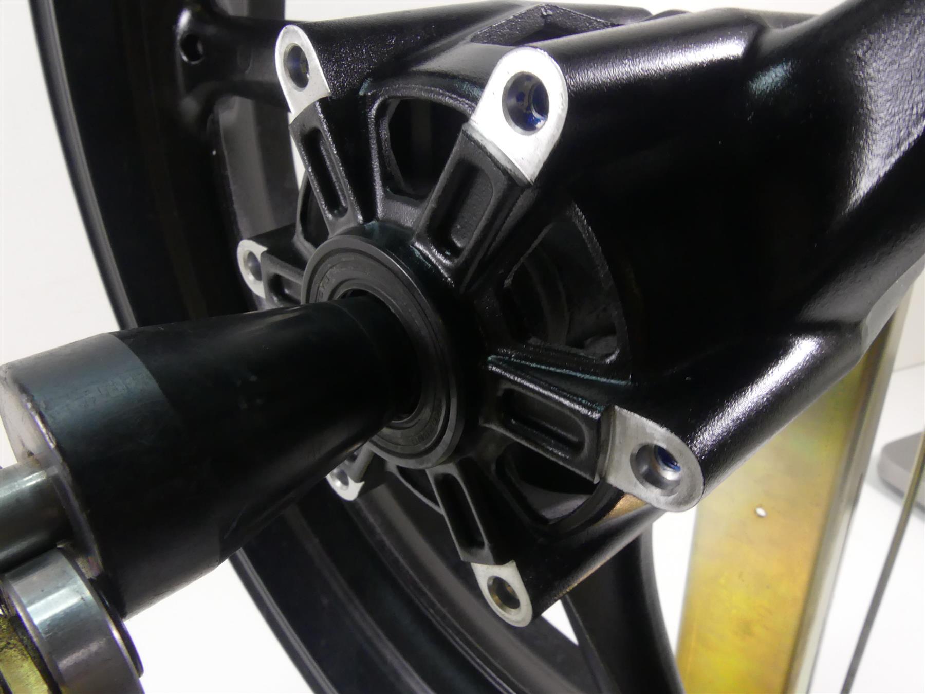 2022 Suzuki GSXR750 Straight Nice Front Wheel Rim 17x3.5 54111-14J00-019 {{ shop.shopifyCountryName }} - Mototech271